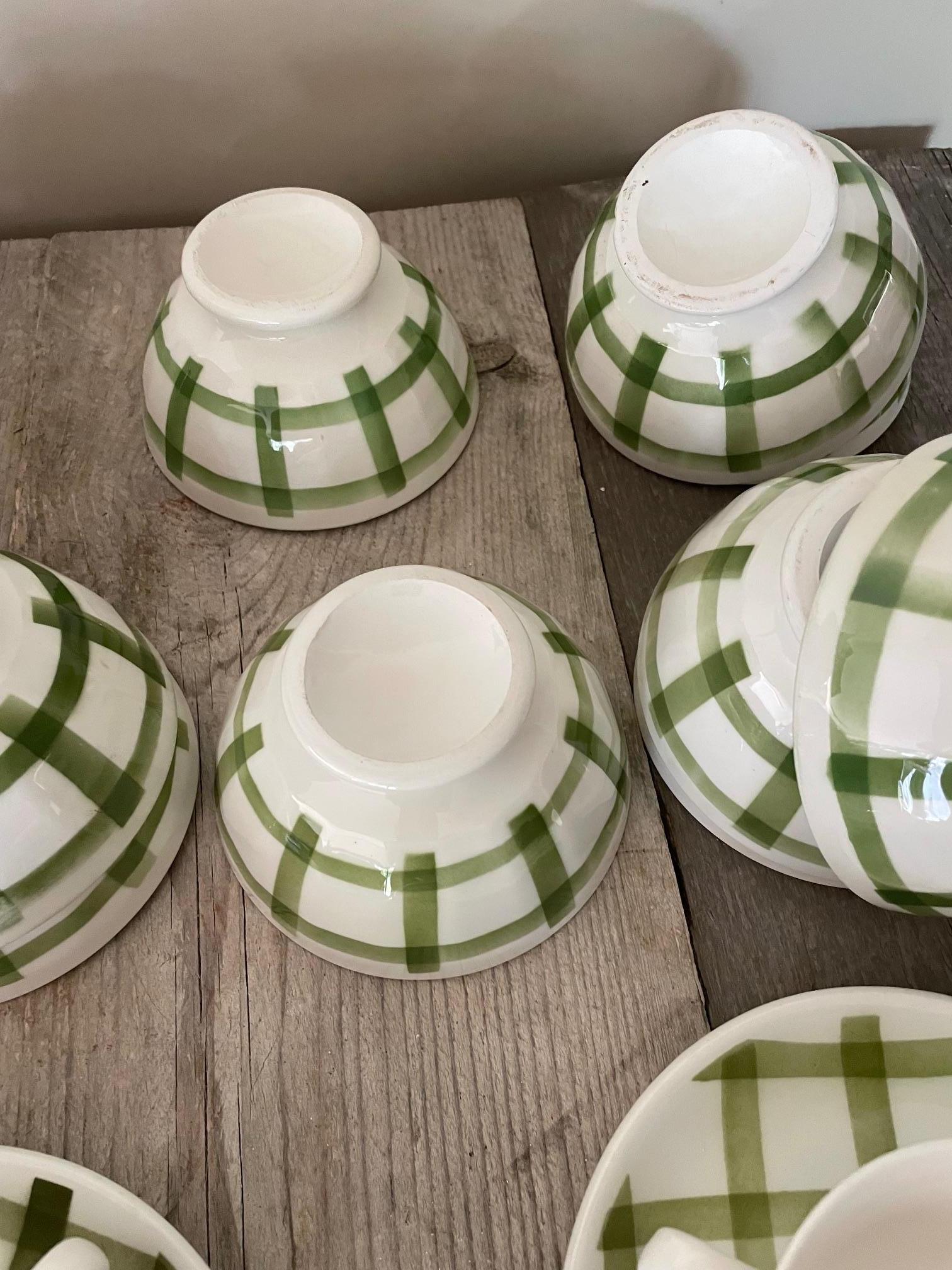 Moulins des Loups style green gingham earthenware bowl set In Good Condition For Sale In Nivelles, BE