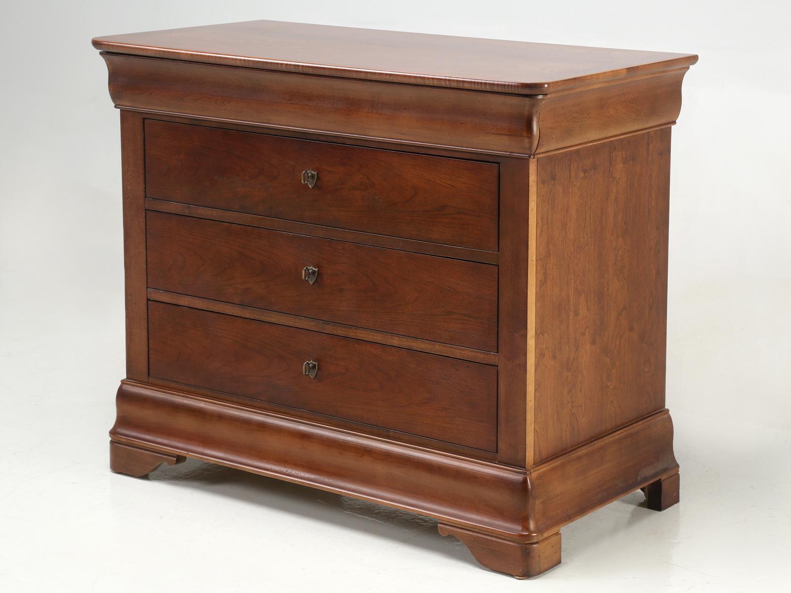 Louis Philippe Mount Airy Chest of Drawers '4' Made in North Carolina, Lightly Sun Faded