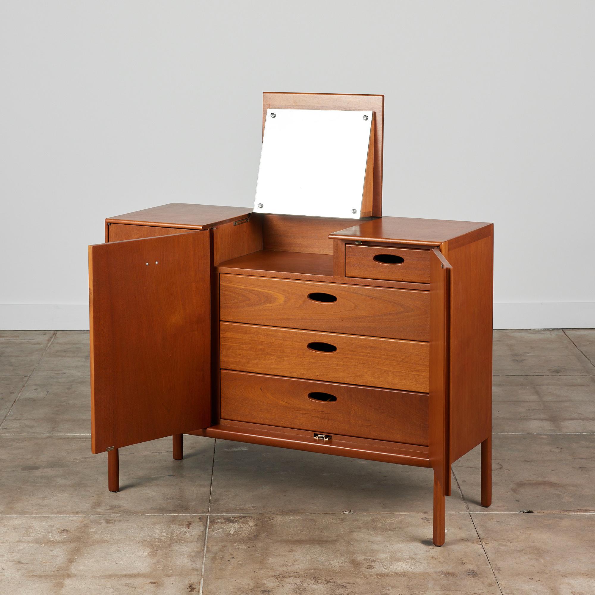 Mid-Century Modern Mount Airy Furniture Vanity Dresser For Sale