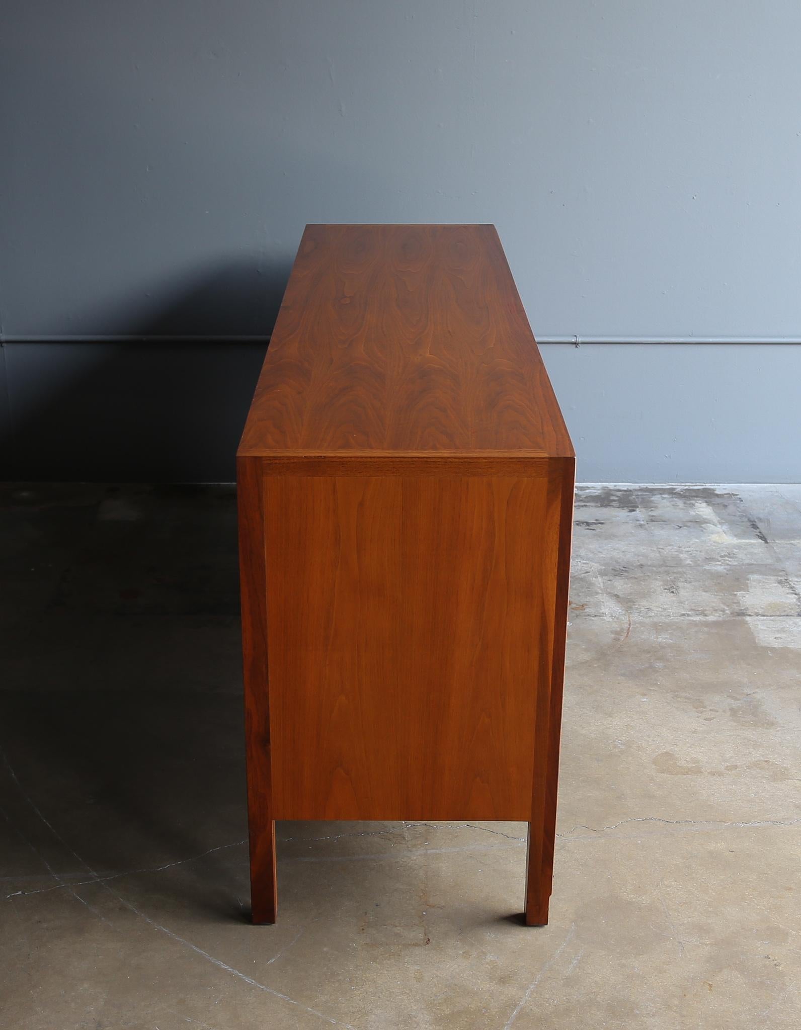 Mount Airy JANUS Collection Credenza, circa 1960 3