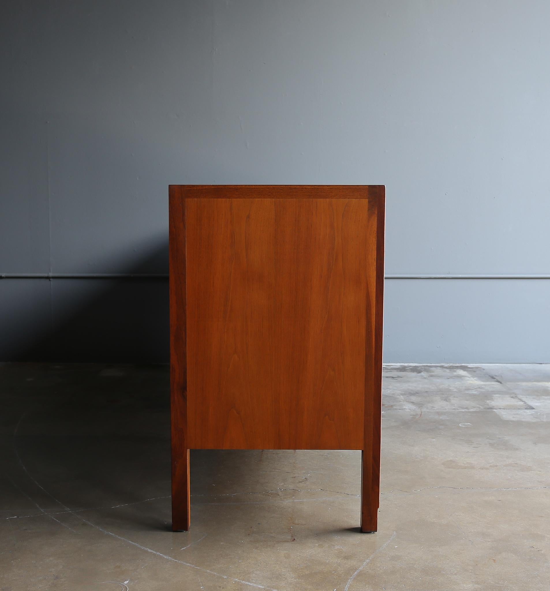 Mount Airy JANUS Collection Credenza, circa 1960 5