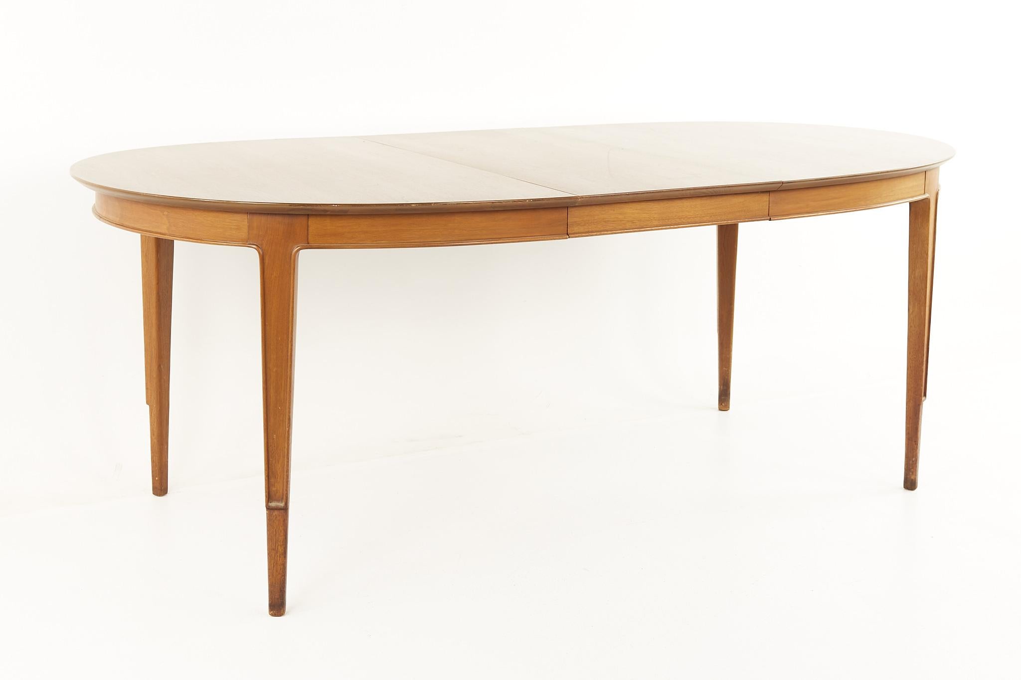 Late 20th Century Mount Airy Janus Mid Century Dining Table with 2 Leaves