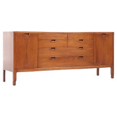 Cómoda baja Mount Airy Janus Mid Century Nogal 14 cajones