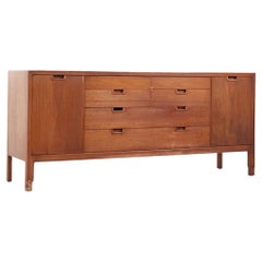 Cómoda baja Mount Airy Janus Mid Century Nogal 14 cajones