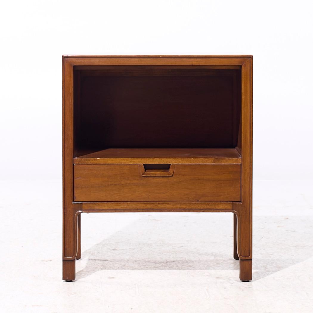 Mount Airy Janus Mid Century Walnut Nightstands - Pair In Good Condition For Sale In Countryside, IL