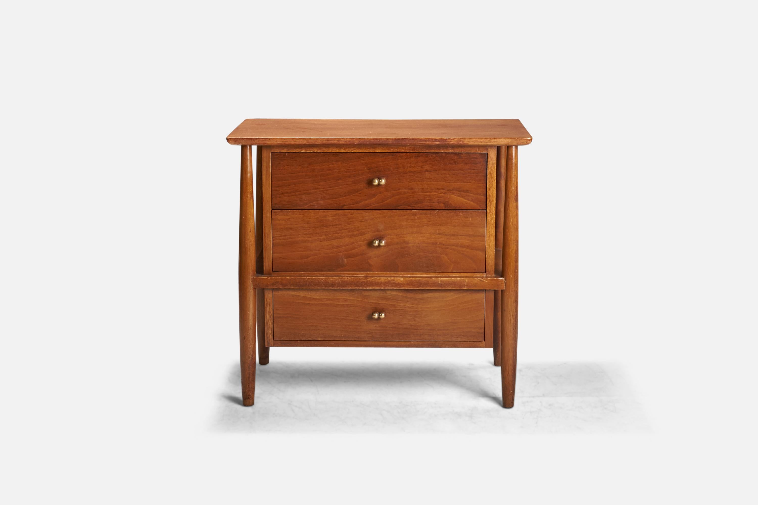 Mount Airy, Nightstands, Walnut, Brass, USA, 1950s In Good Condition In High Point, NC