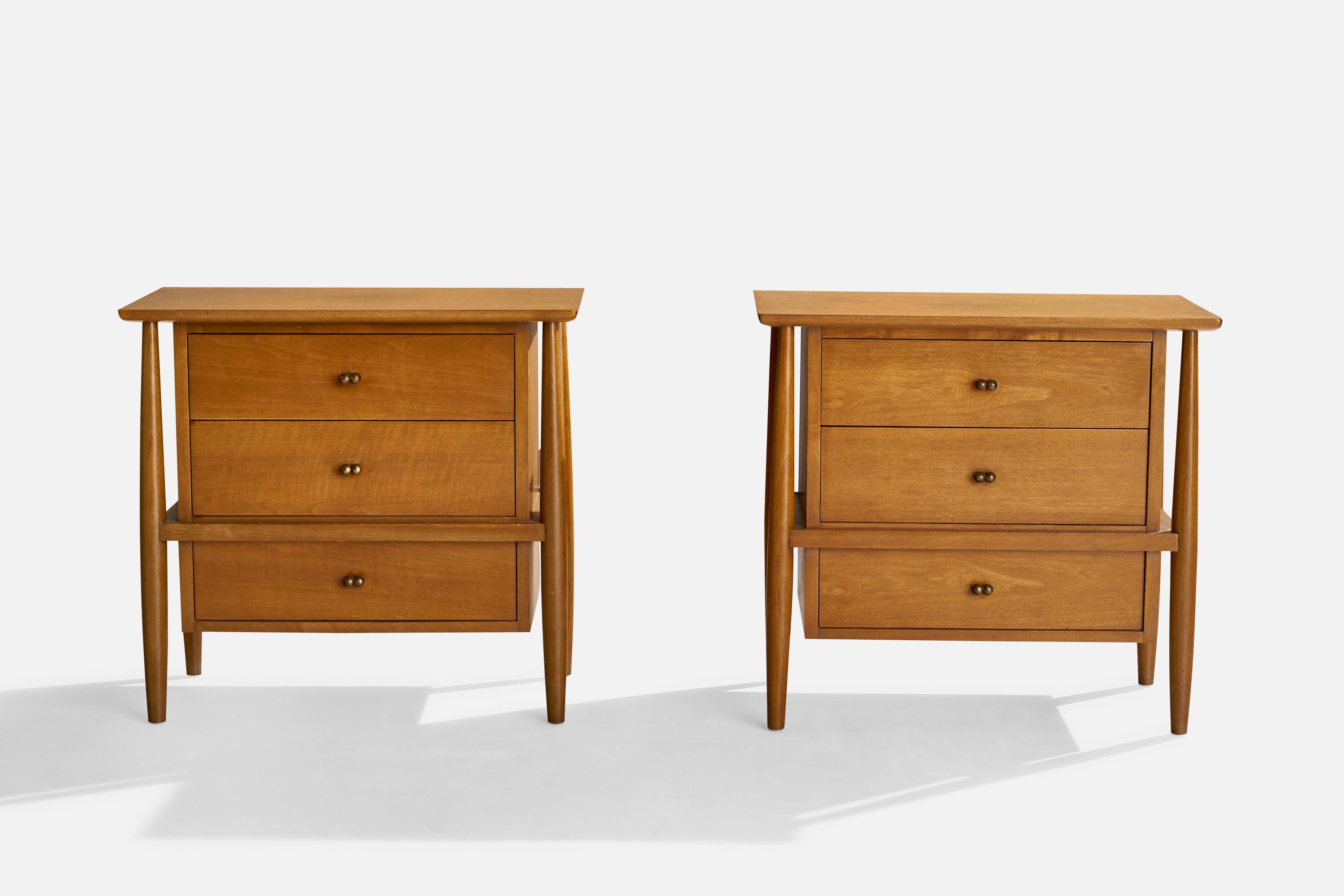 Mid-Century Modern Mount Airy, tables de nuit, noyer, laiton, États-Unis, années 1950 en vente