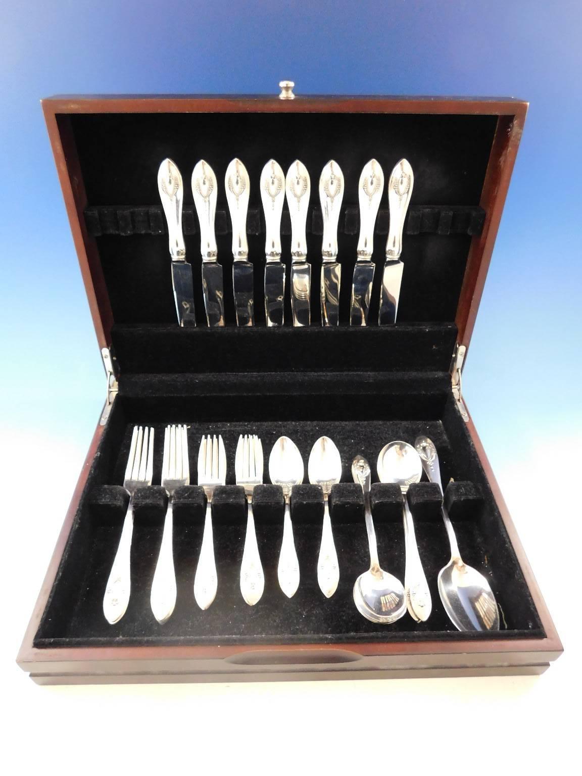 Mount Vernon by Lunt sterling silver flatware set, 41 pieces. This set includes:

    8 Knives, 8 3/4