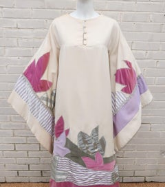 Caftan en faille de Mountain Artisans avec appliques en velours:: années 1970