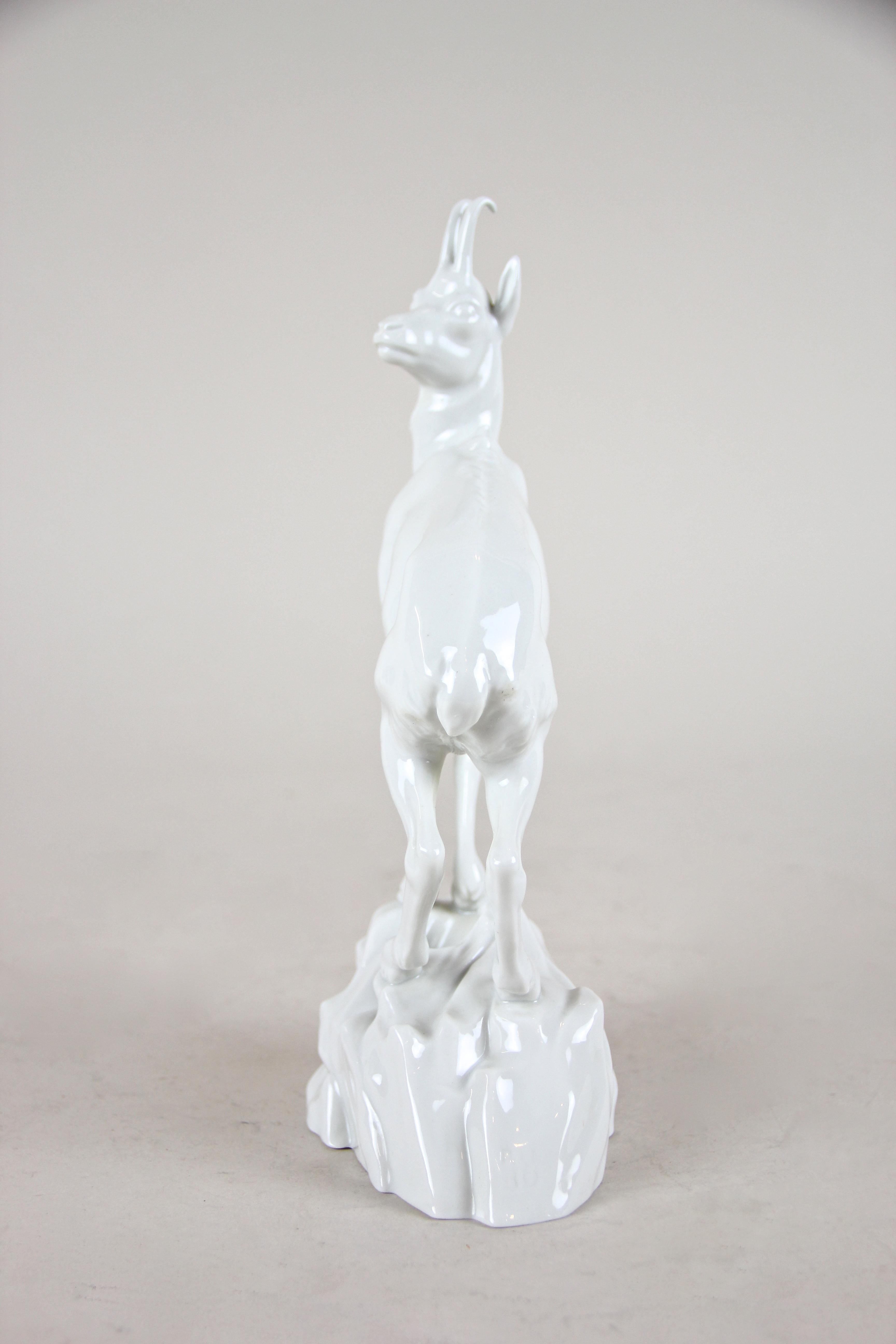 Mountain Goat by Augarten Porcelain Vienna, Austria, circa 1930 In Good Condition In Lichtenberg, AT