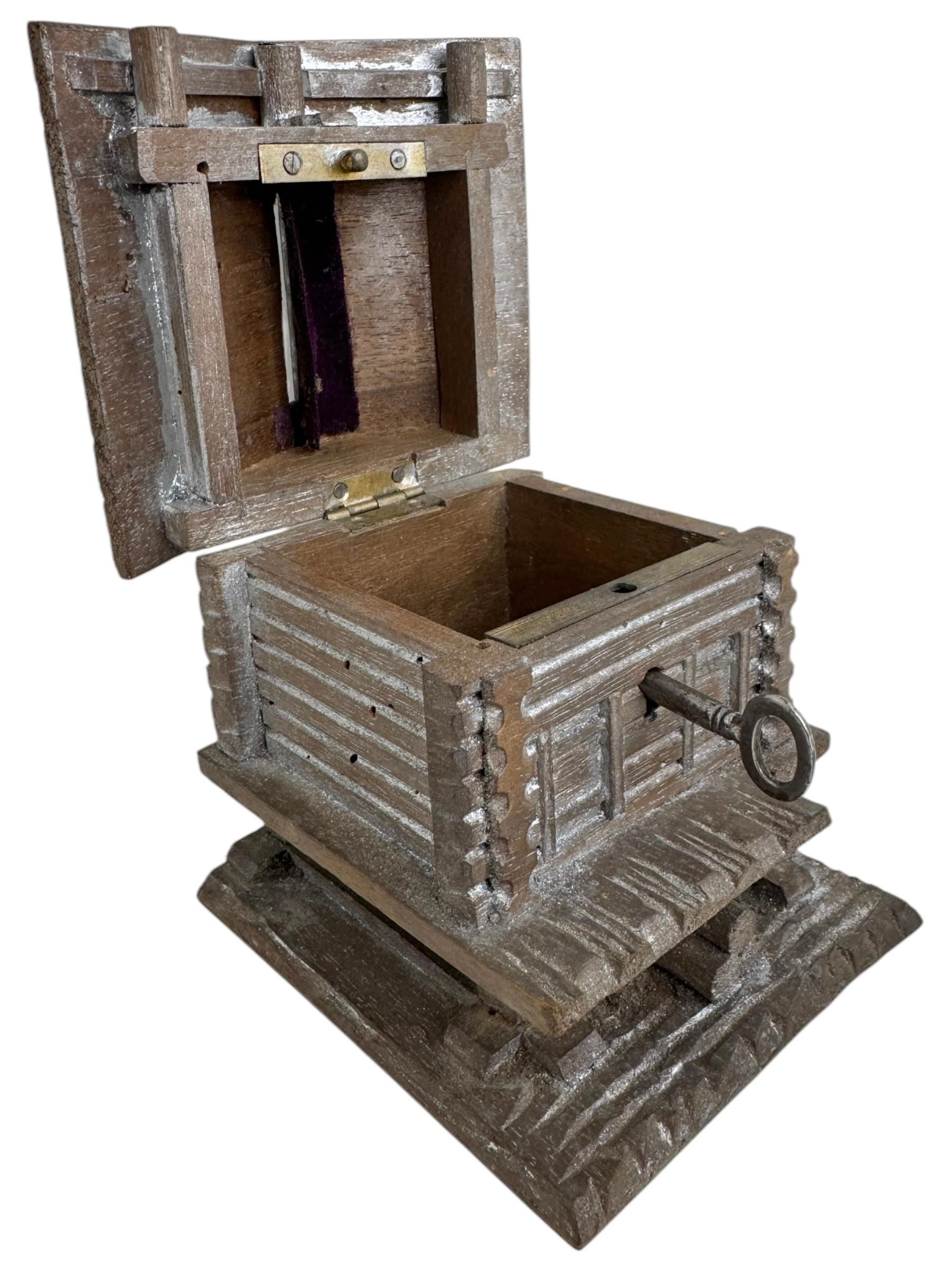 Mountain Hut Lodge Black Forest Wood Carved Money Box Piggy Bank, Vintage 1910s For Sale 5
