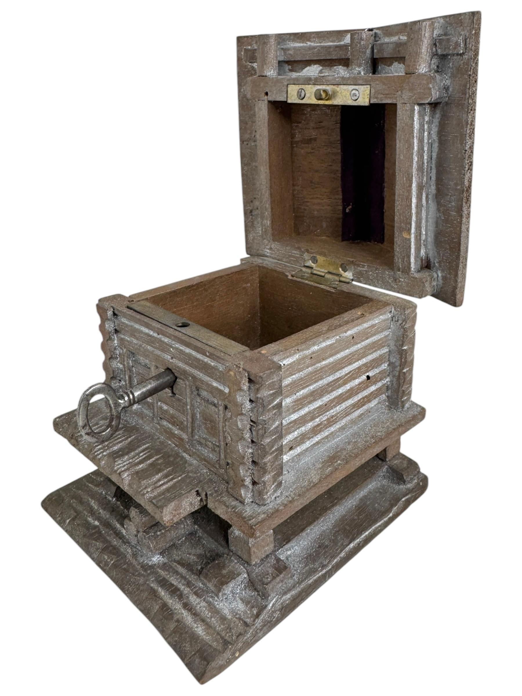 Mountain Hut Lodge Black Forest Wood Carved Money Box Piggy Bank, Vintage 1910s For Sale 6