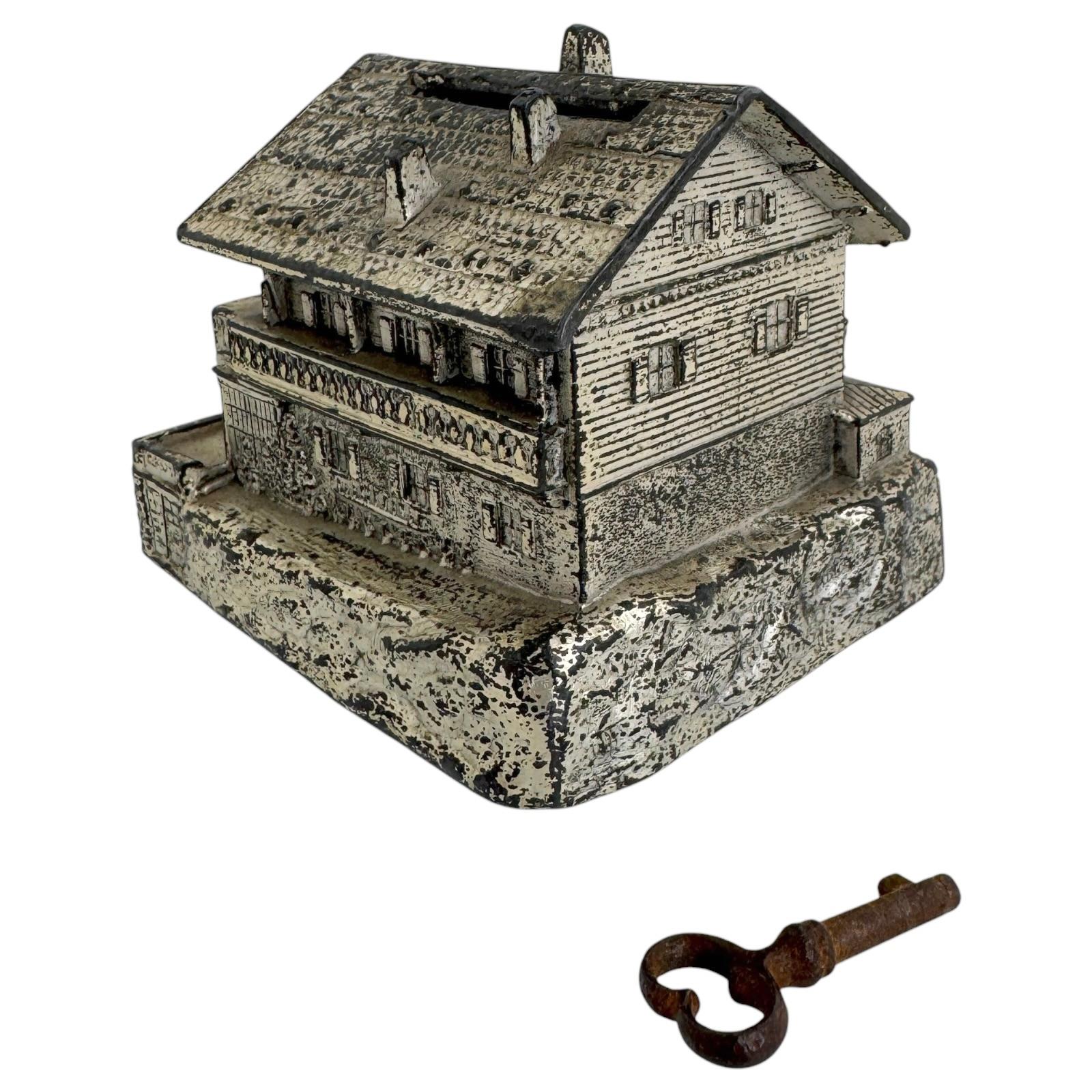 Mountain Hut Lodge Haus Wachenfeld Metal Money Box Piggy Bank, Vintage 1930s In Good Condition For Sale In Nuernberg, DE