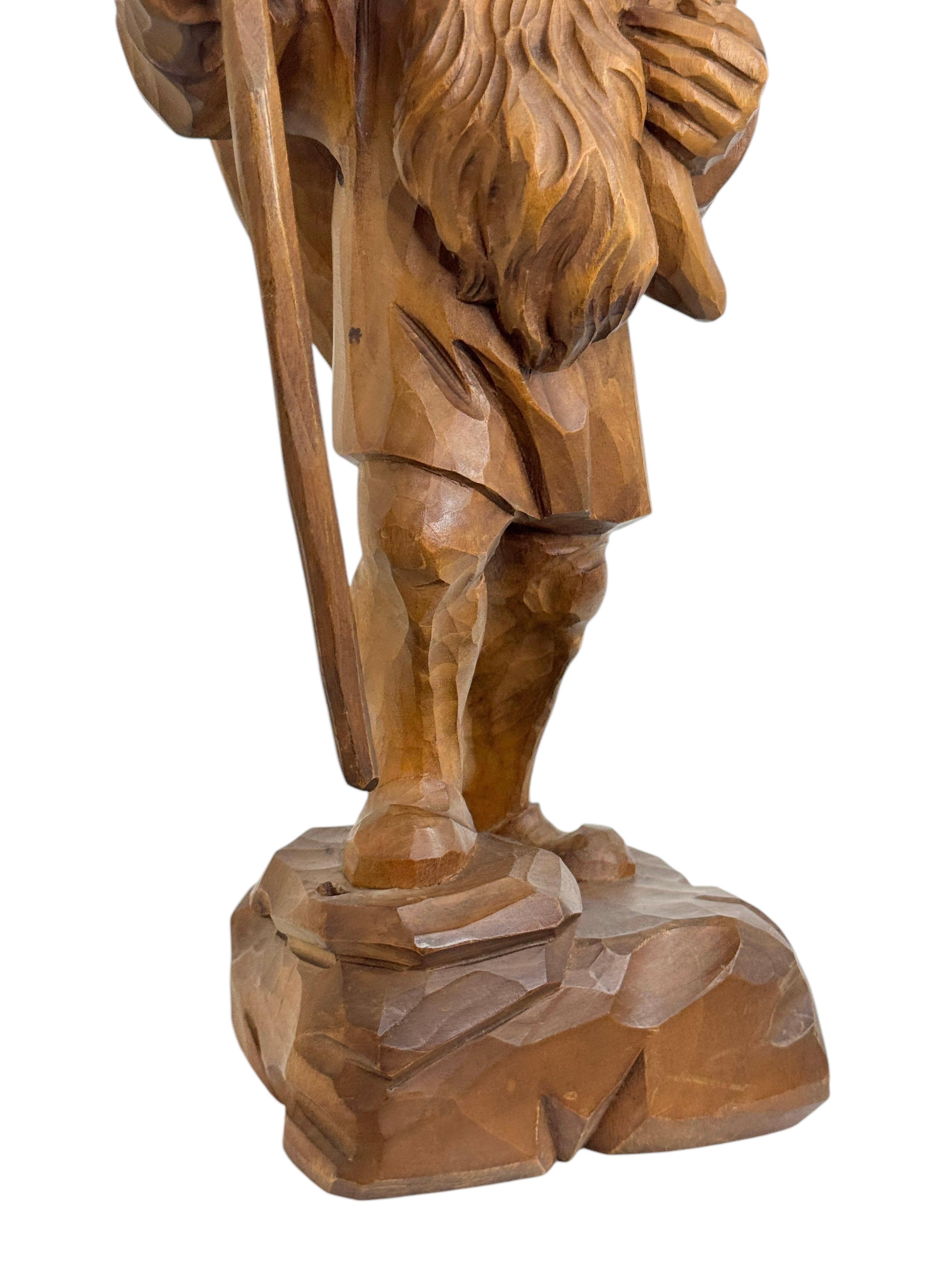 Statue des Bergmannes „The Mountain Ghost“ aus Holz, geschnitzt, Vintage, Deutsch, 1930er Jahre im Angebot 3