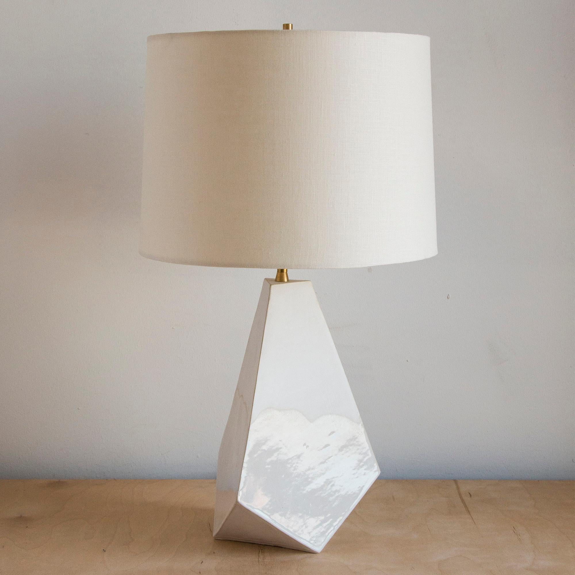 'Mountain' Matte and Glossy White Geometric Ceramic Table Lamp In New Condition In Bronx, NY