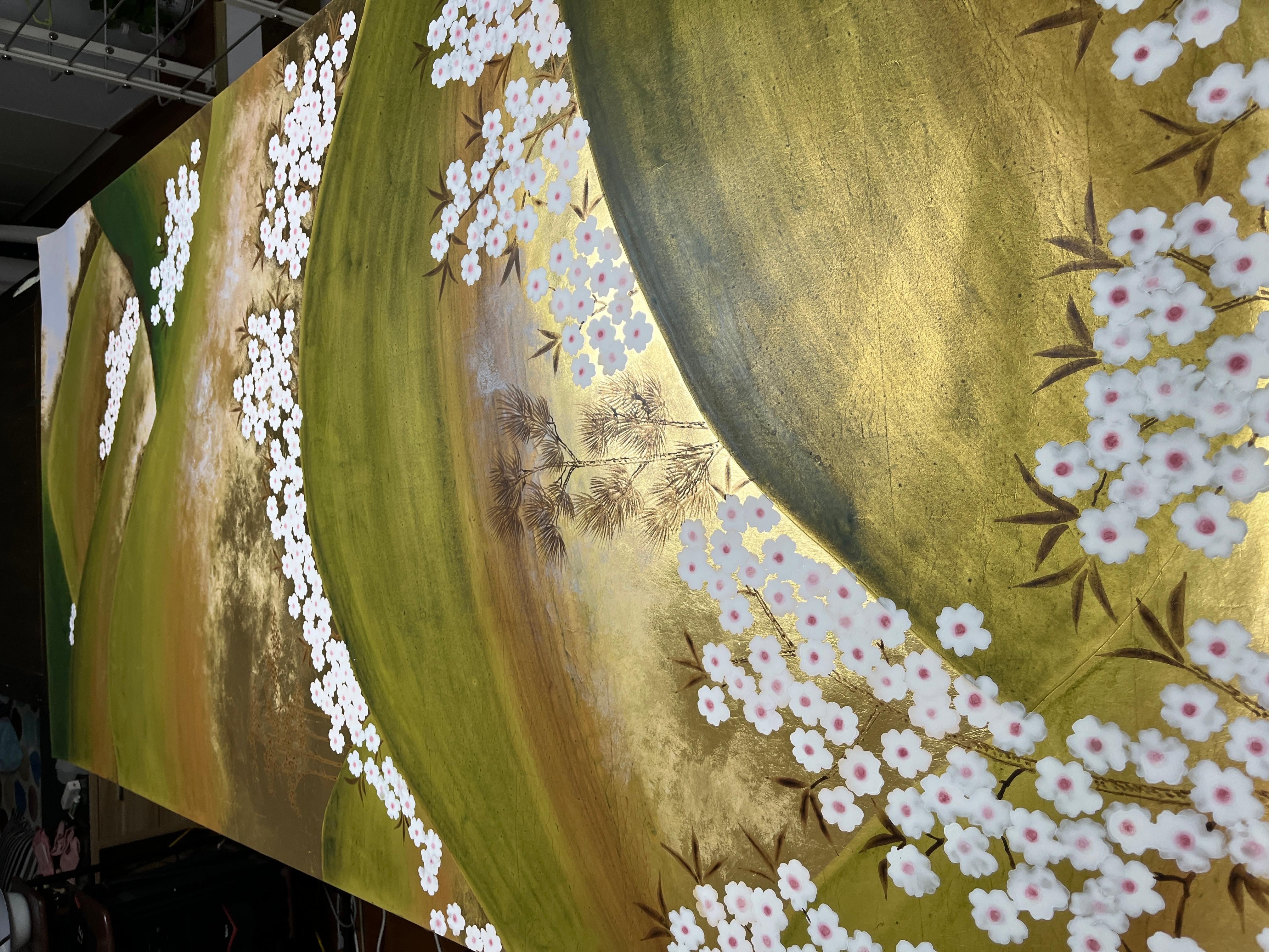 If you love the look of De Gournay wallpaper but not the price, this is for you. 

The colorways in this sections present our latest colorways, which can be applied to any designs and any base ground (silk, tea paper, metallic, fabric and etc.)
 
