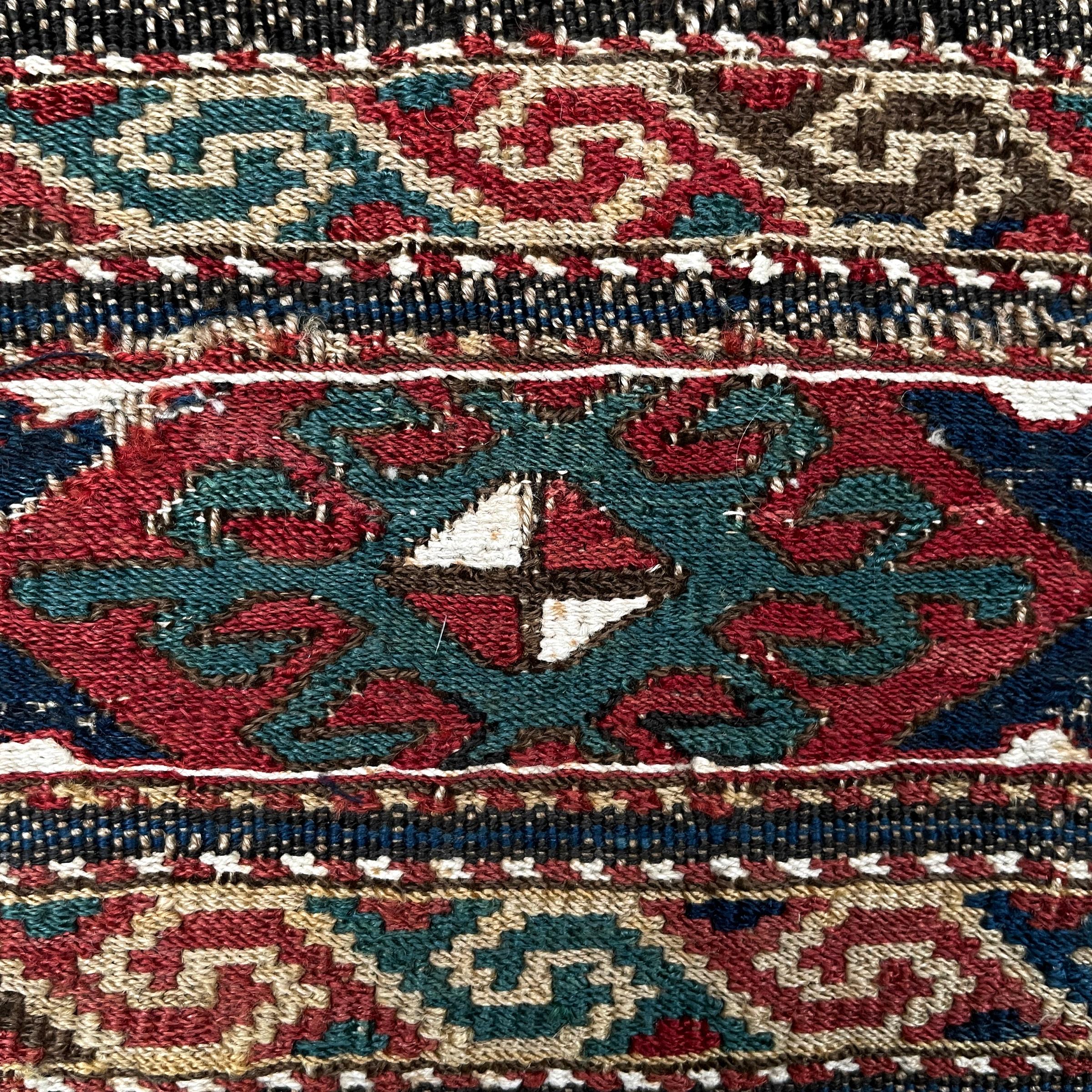 Laine Tapis Soumak monté du 19ème siècle fragment de tapis