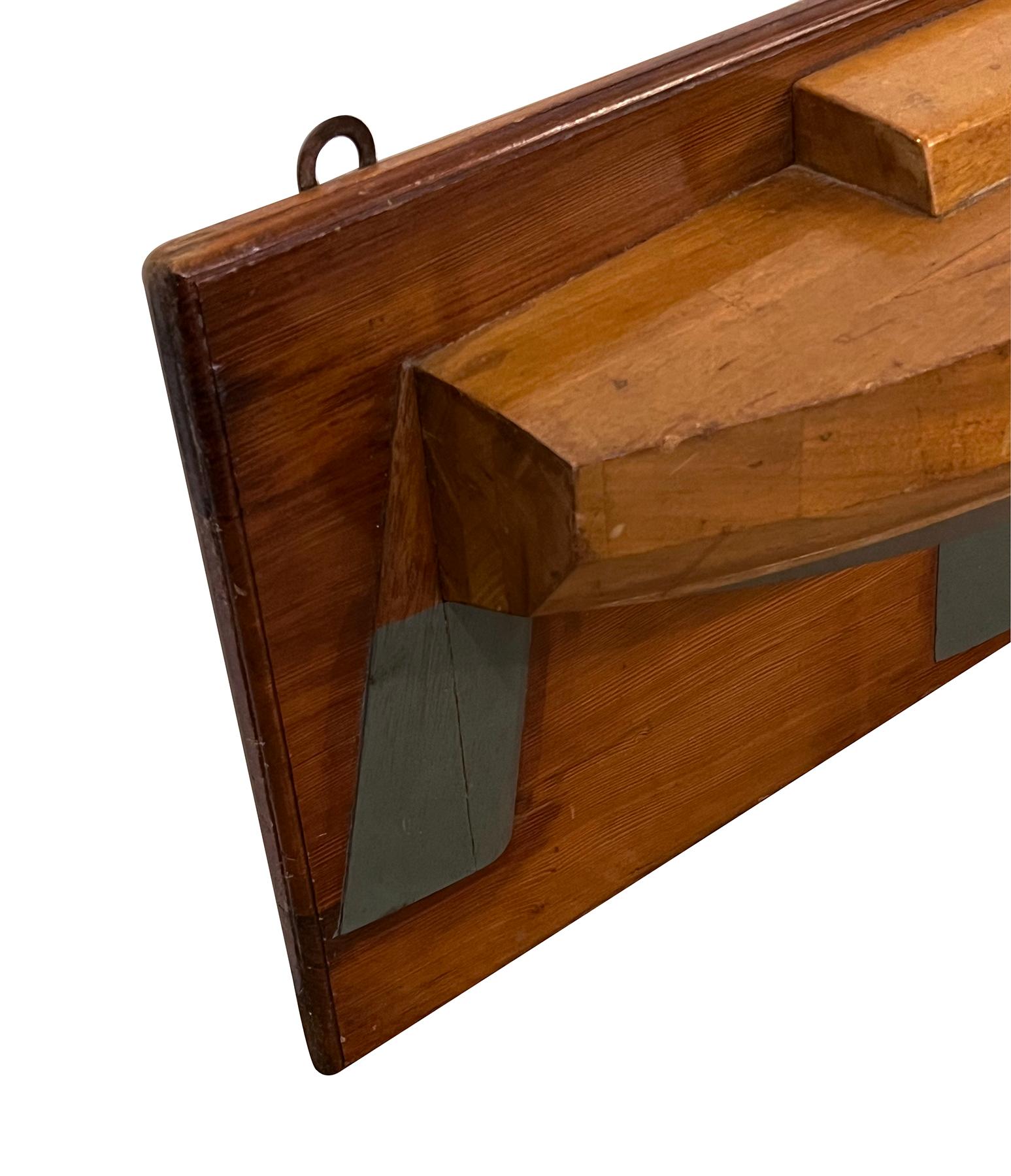 Modèle de construction d'un sloop en bois à demi-coque monté Bon état - En vente à San Francisco, CA