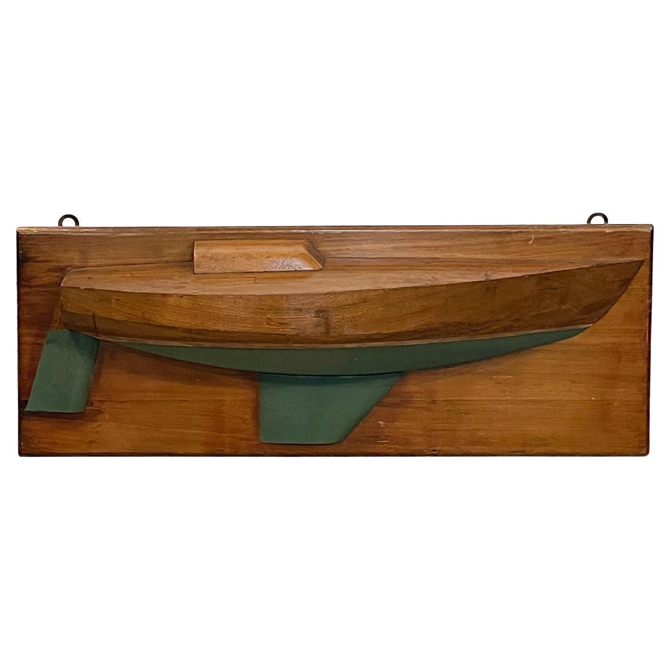 Montiertes Halbrumpf-Holzboot - Modell einer Schaluppe