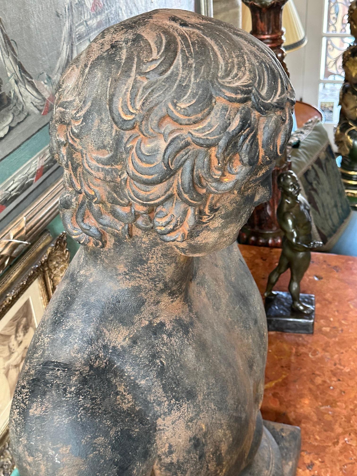 Busto Grande Montado Dios de la Belleza Estudio de Fundición de Antinoo en Escultura de Estilo Romano en venta 3