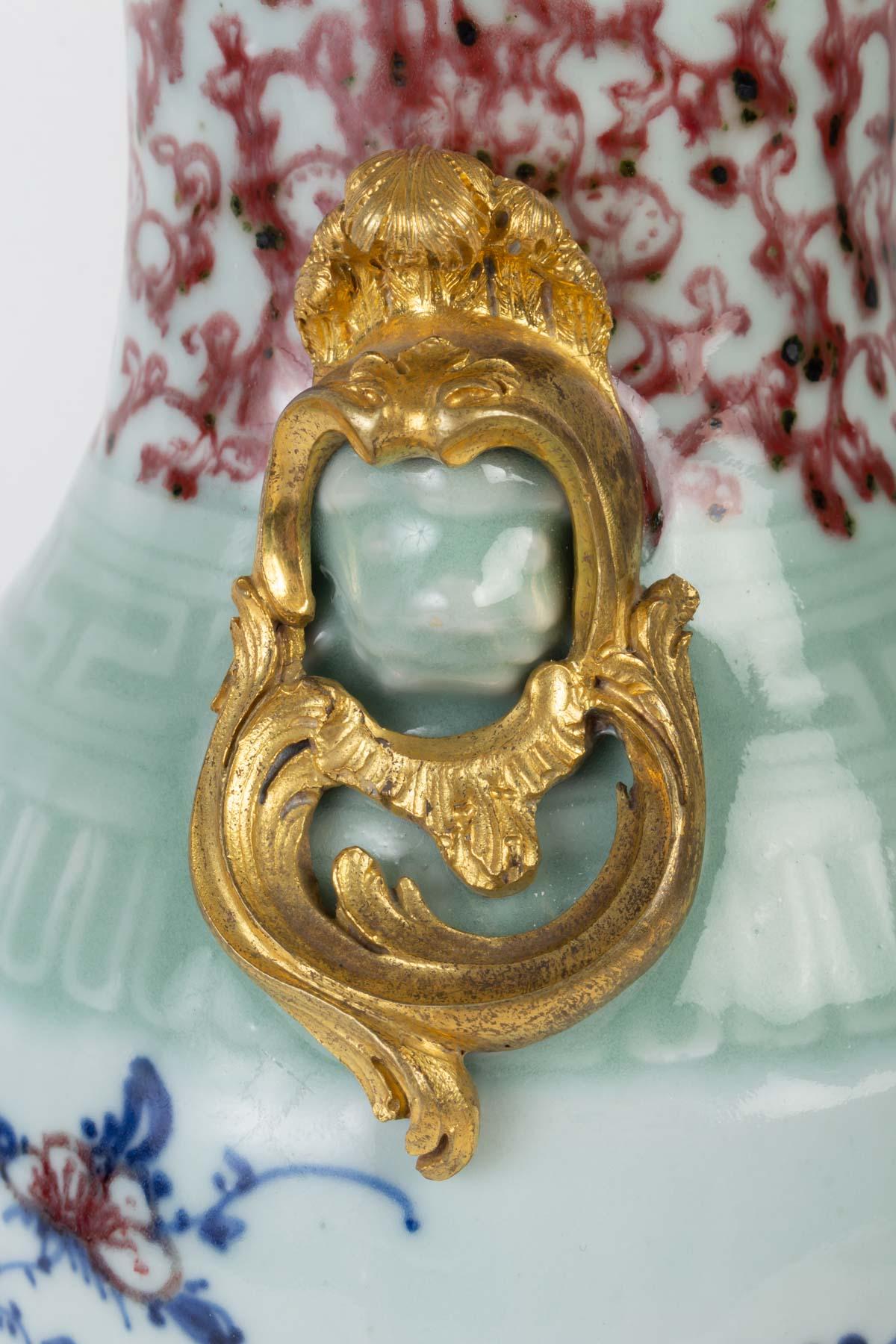 Mounted Porcelain Vase, Gilt Bronze and Chiselled, 18th Century 1