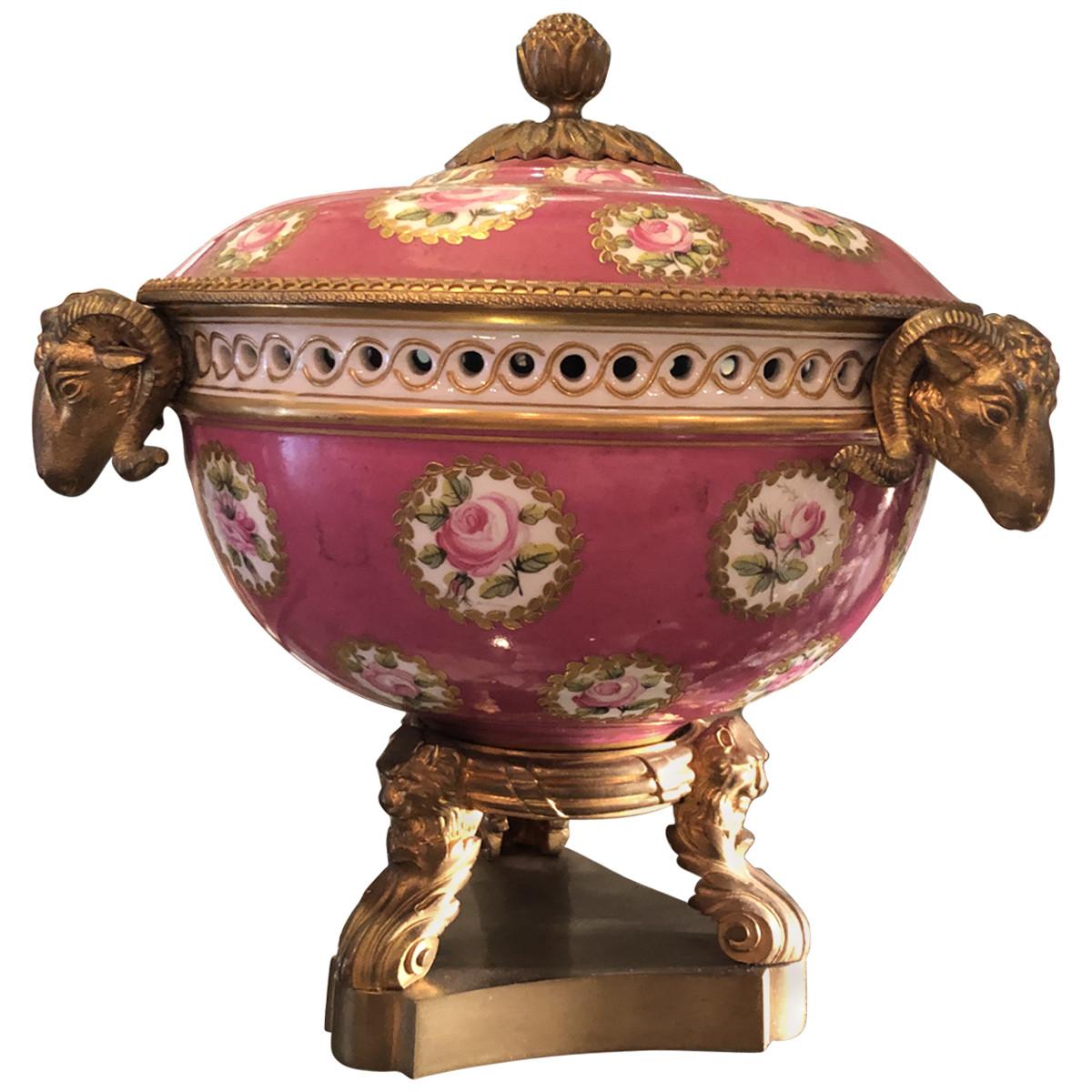 Mounted Potpourri Late 19th Century Sèvres Style im Angebot