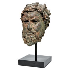 Montierte Skulpturbüste aus Bronze auf Sockel Bibelot Dekoratives Objekt in der Mitte Stück