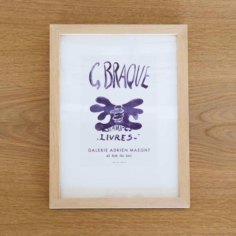 Kleinformatige Farblithografie des berühmten Künstlers Georges Braque. Die Lithographie zeigt ein abstraktes Motiv, das vom Künstler gestaltet wurde. Aus dem Originaldruck von Mourlot Freres in Paris, 1959. Schöner und lebendiger Druck auf nur einer