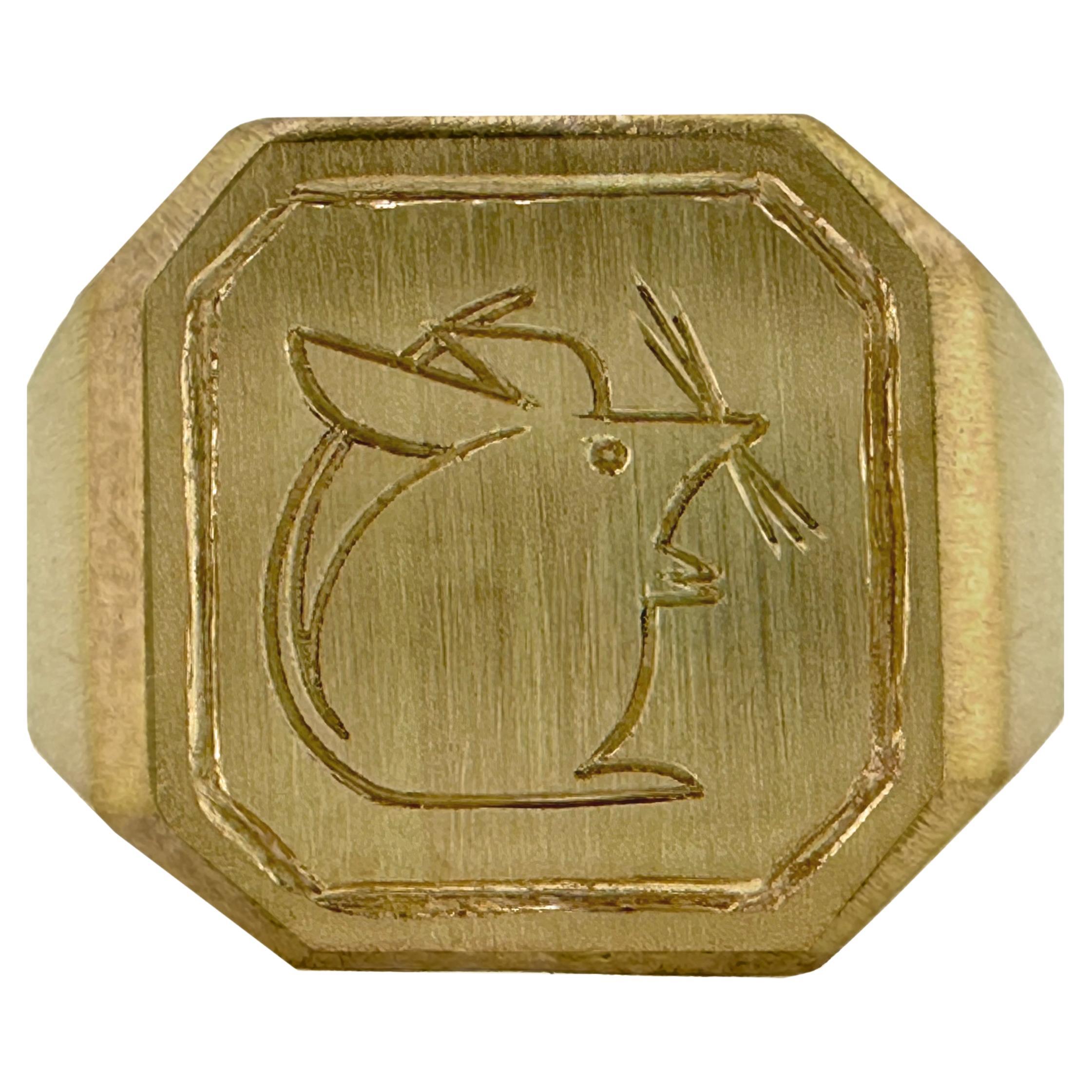 "Mousie" Engraved Mouse Ring in Brushed Yellow Gold im Angebot