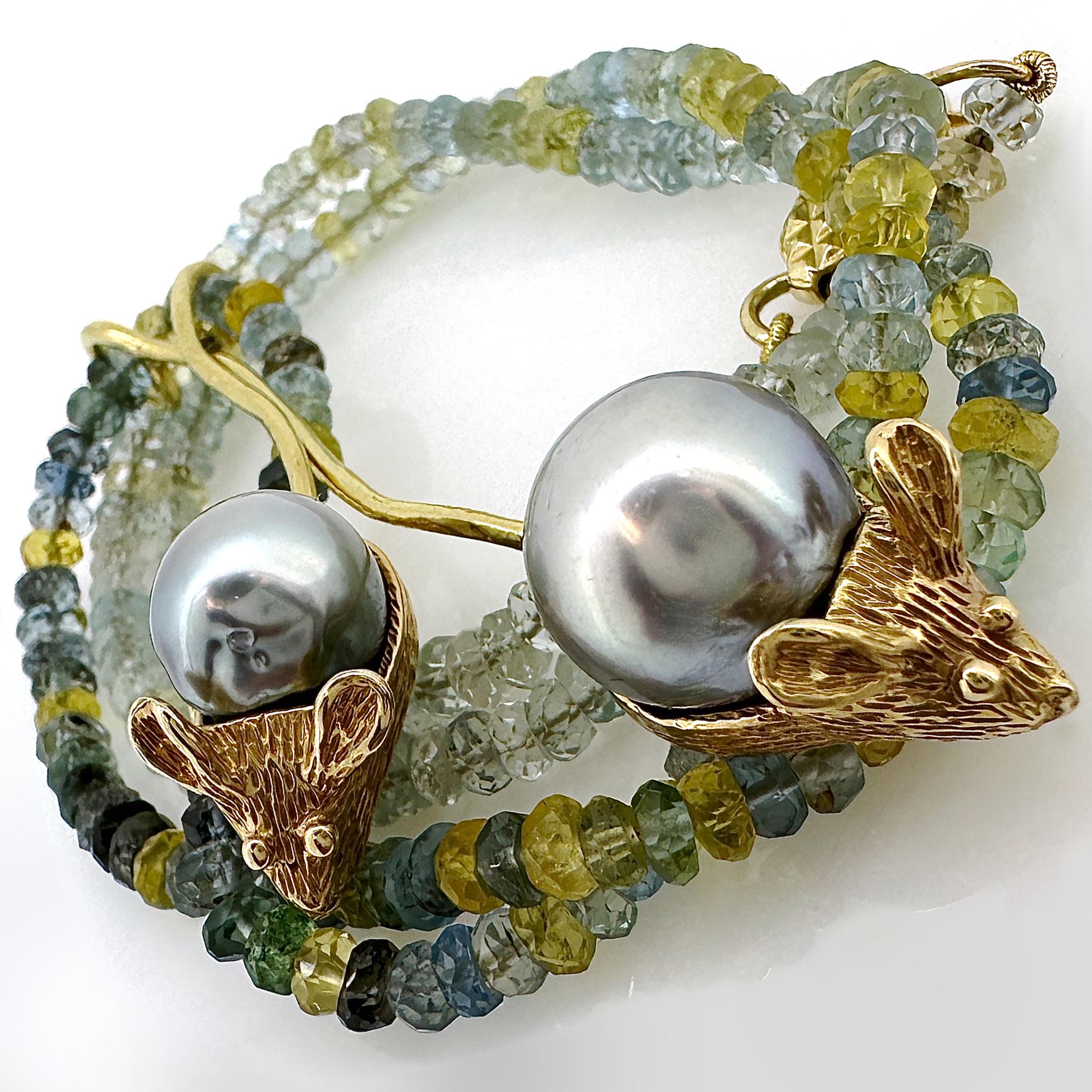 Paire de pendentifs « Mousies » en or jaune avec perles de Tahiti sur chaîne en aigue-marine en vente 3