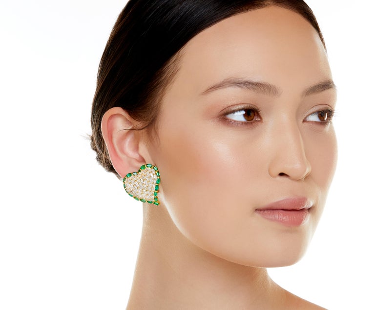 Women's Moussaieff One-of-a-Kind Diamond and Emerald Heart Earrings For Sale