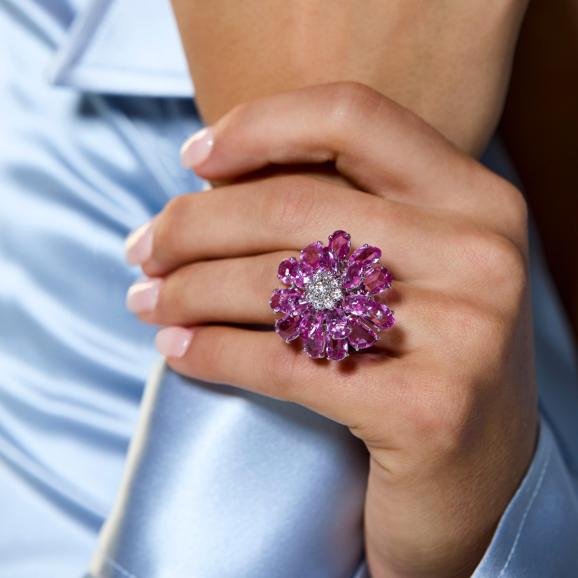 Moussaieff Blumenring mit rosa Saphir und Diamant (Rosenschliff) im Angebot