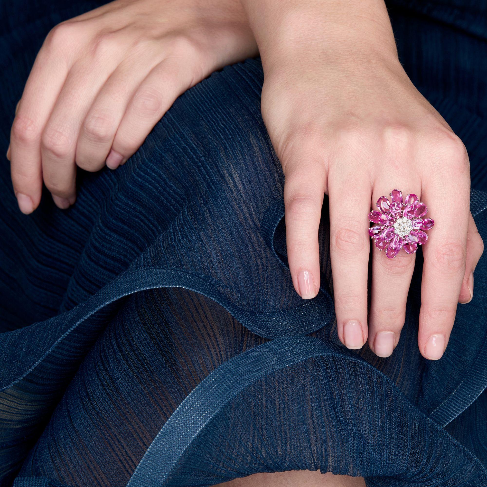 Moussaieff Blumenring mit rosa Saphir und Diamant im Angebot 2