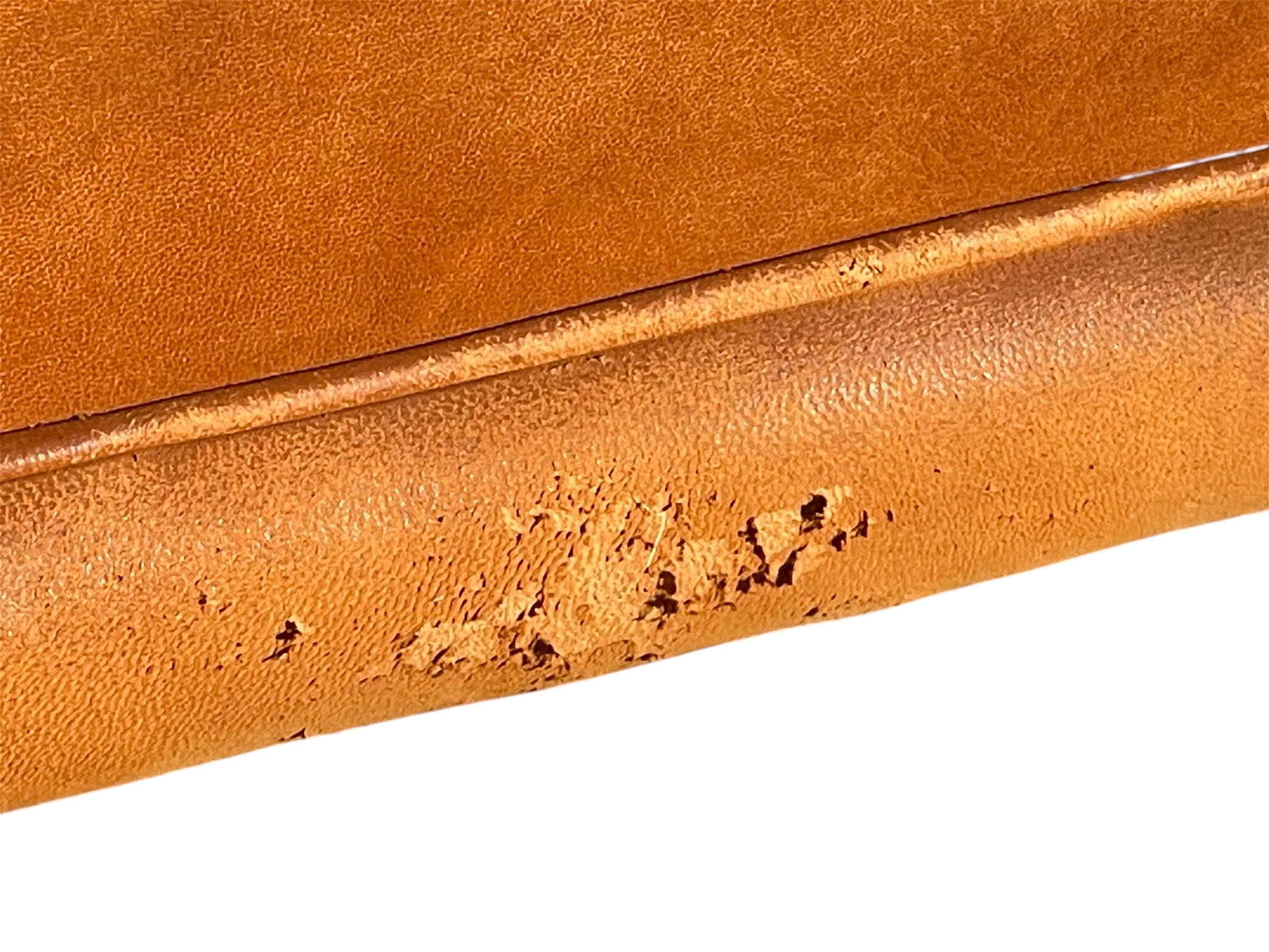 XX secolo Divano Club a 3 posti Moustache in vendita