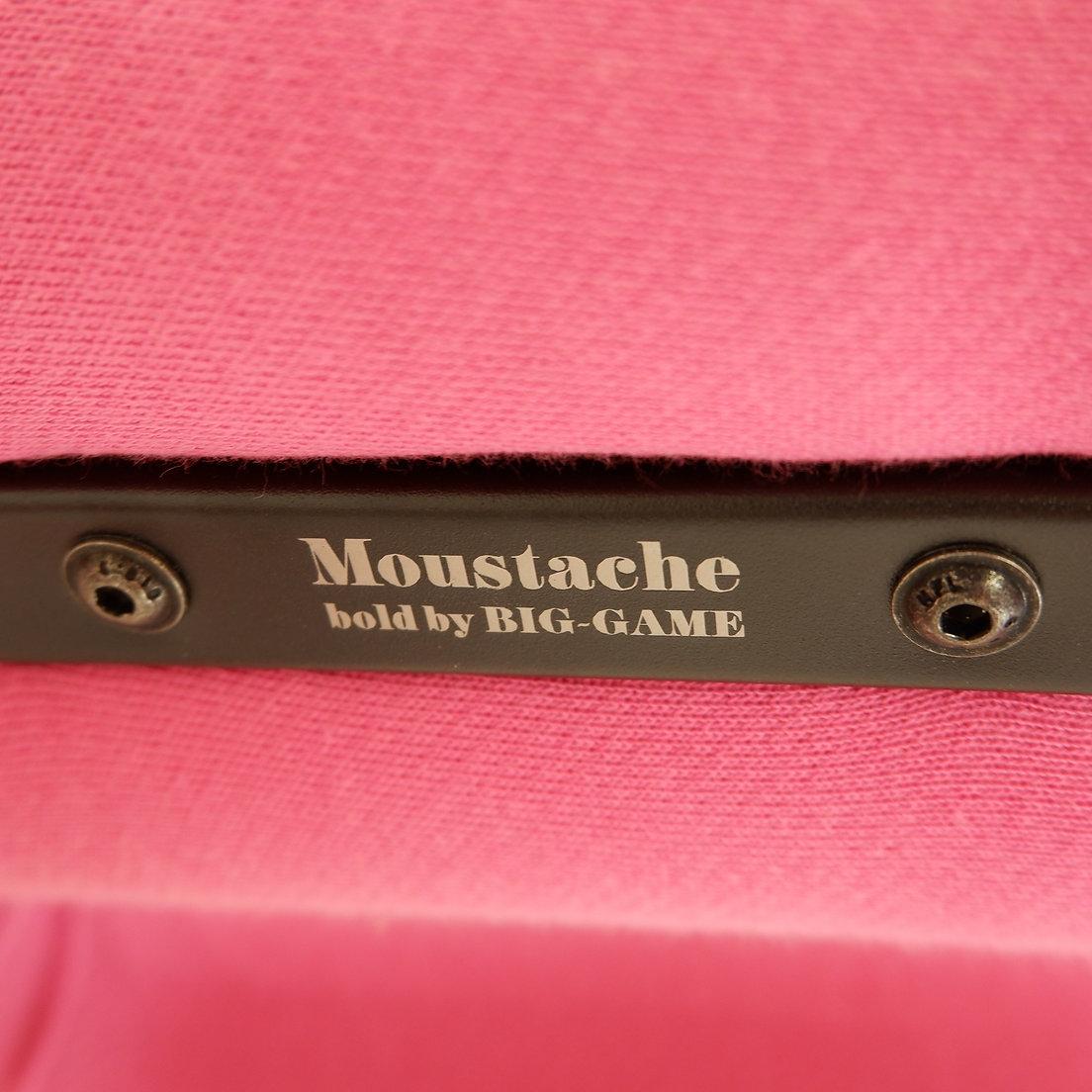 Chaise Moustache Bold de Big Game Collection - 21e siècle en vente 5
