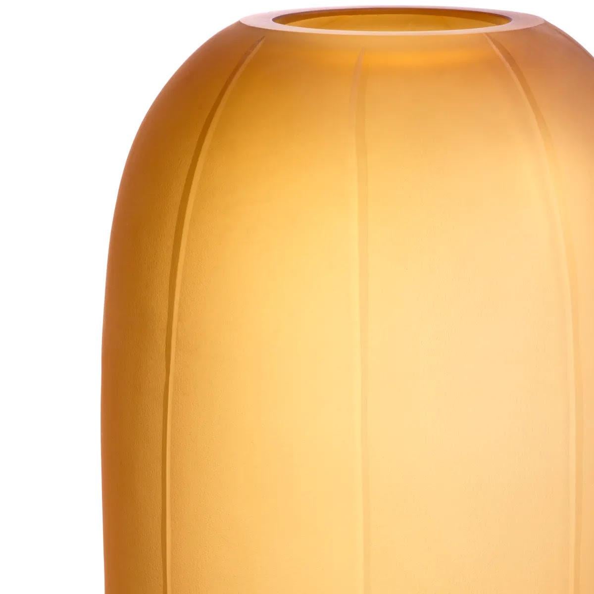 Francese Vaso di vetro ambrato soffiato a bocca, una bellissima decorazione per interni. in vendita