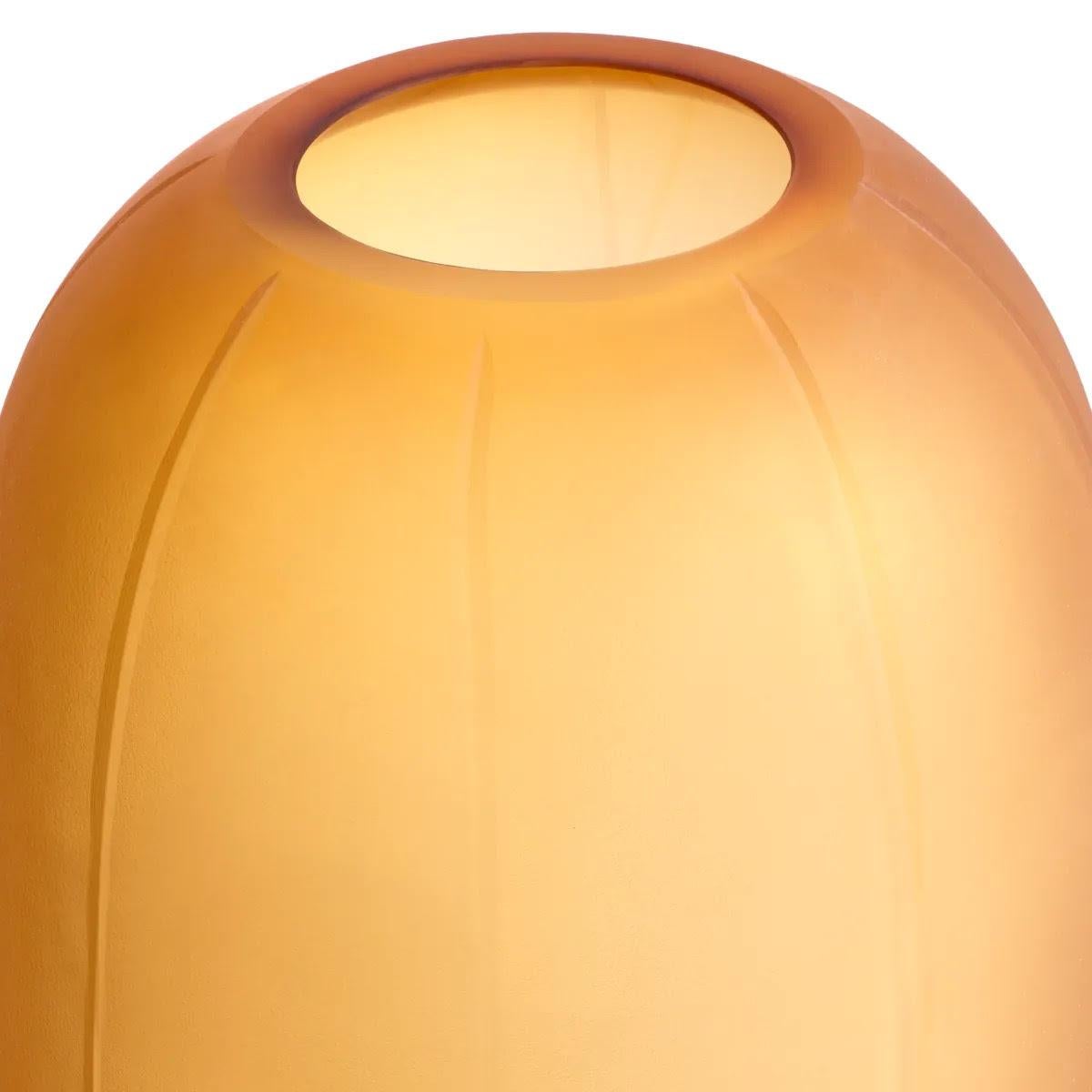 Vaso di vetro ambrato soffiato a bocca, una bellissima decorazione per interni. In condizioni Nuovo in vendita a Saint-Ouen, FR