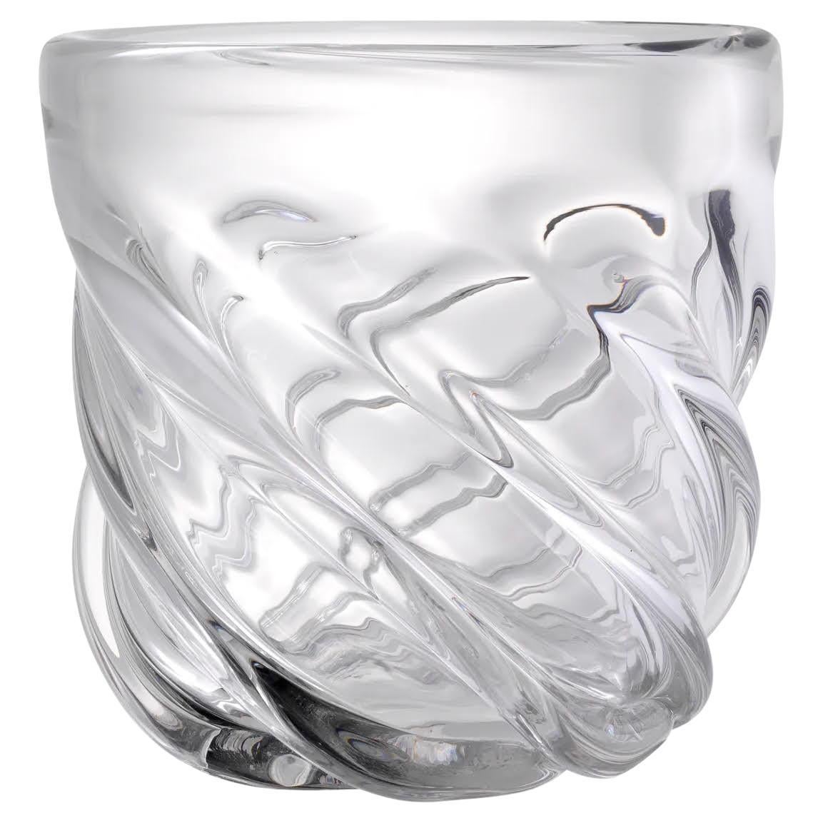 Vaso di vetro trasparente soffiato a bocca, fatto a mano.