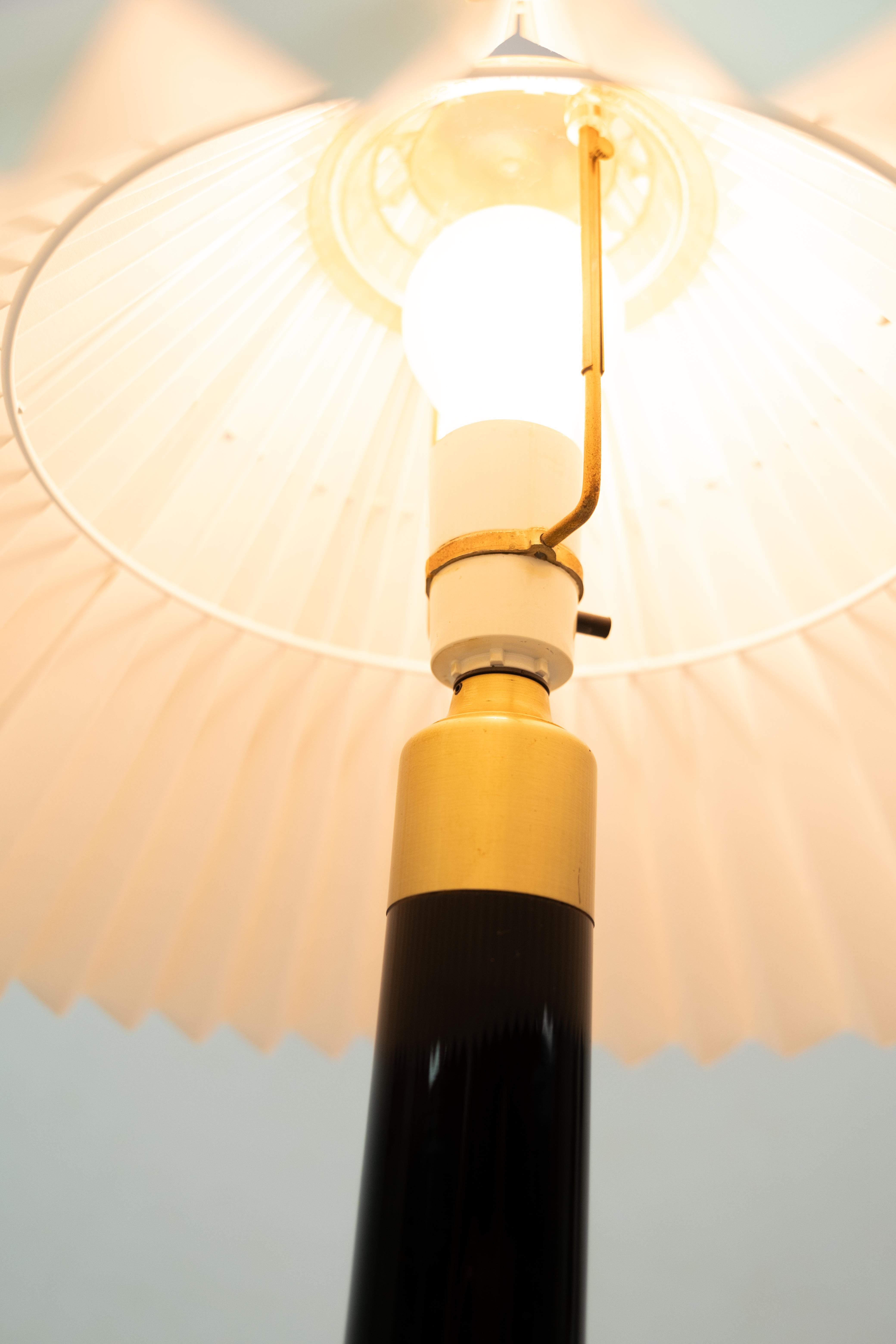 Milieu du XXe siècle Lampe de table en verre soufflé à la bouche Modèle 302 Par Billmann-Petersen pour Fyens glasværk en vente