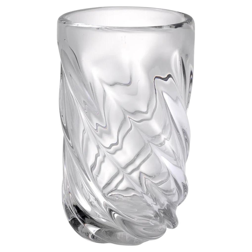 Vaso di vetro soffiato a bocca, modello alto, trasparente, fatto a mano.