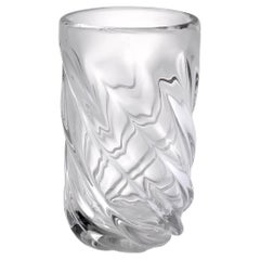 Vaso di vetro soffiato a bocca, modello alto, trasparente, fatto a mano.