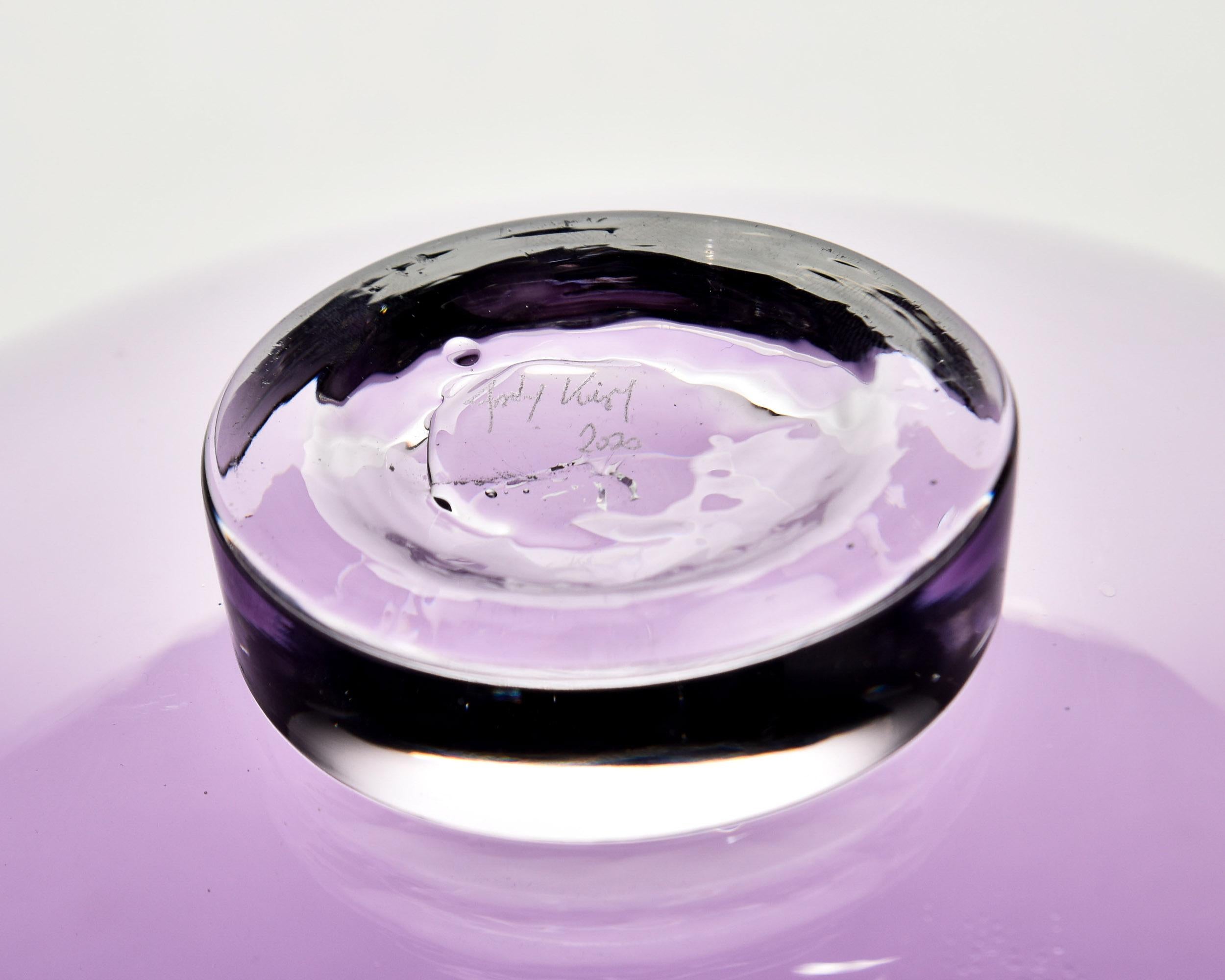 Vase en verre d'art soufflé à la bouche, signé Améthyste Ombre large en vente 3