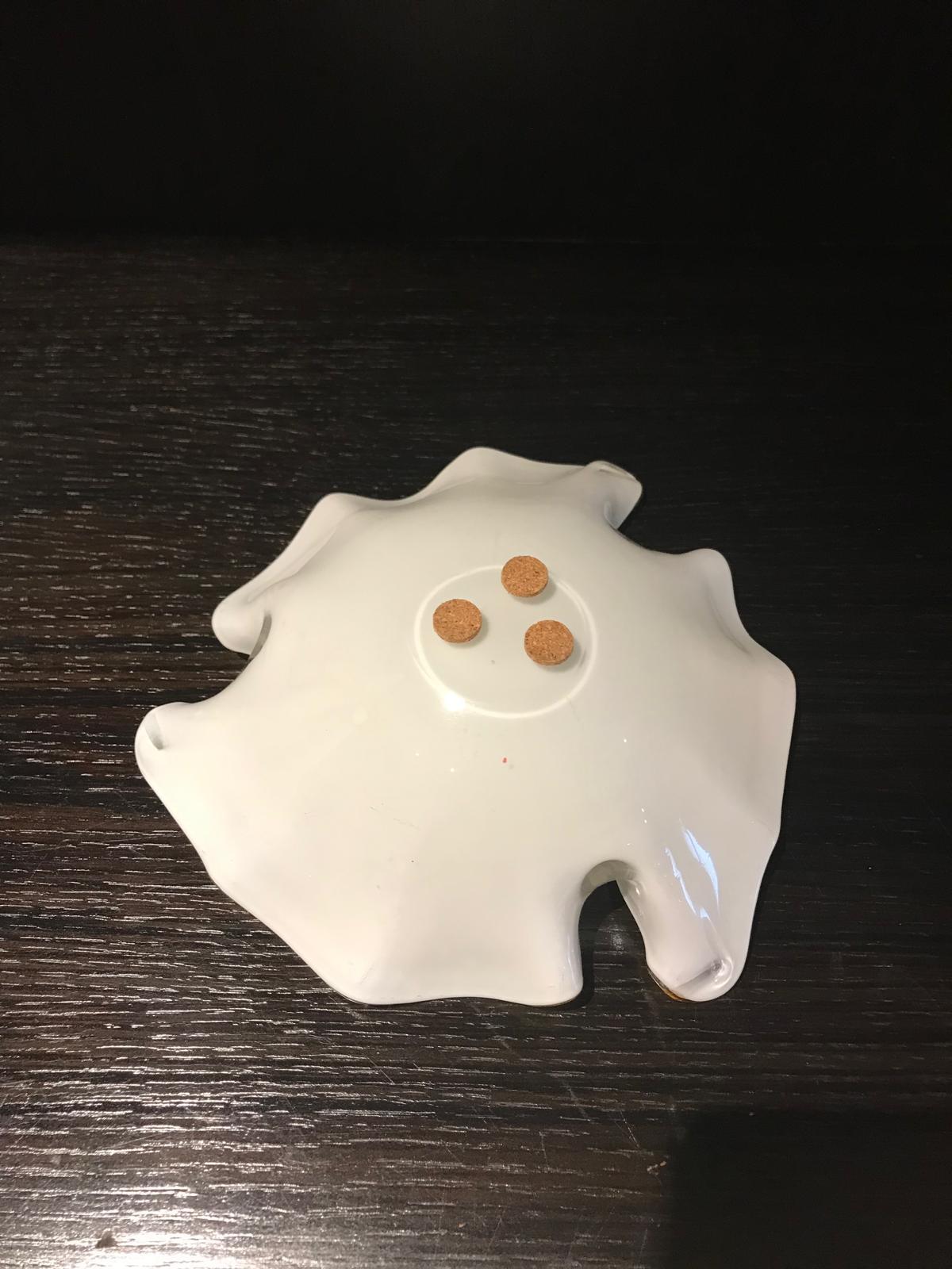 Fait main Plat en verre d'art de Murano soufflé à la bouche avec forme asymétrique et mutil en vente