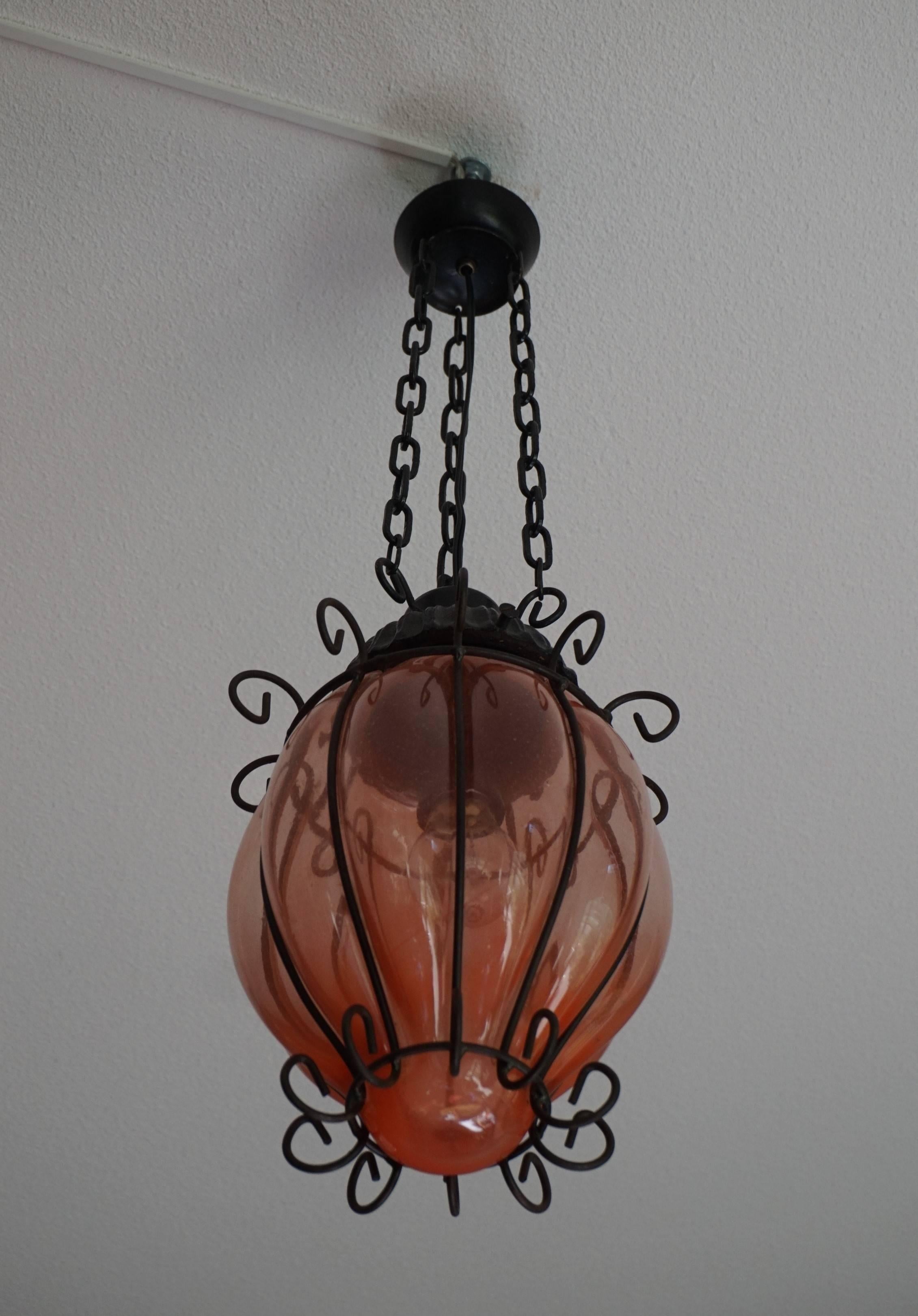 Lampe à suspension vintage en verre vénitien de Murano soufflé à la bouche, coloré et épais, vers 1950 en vente 3