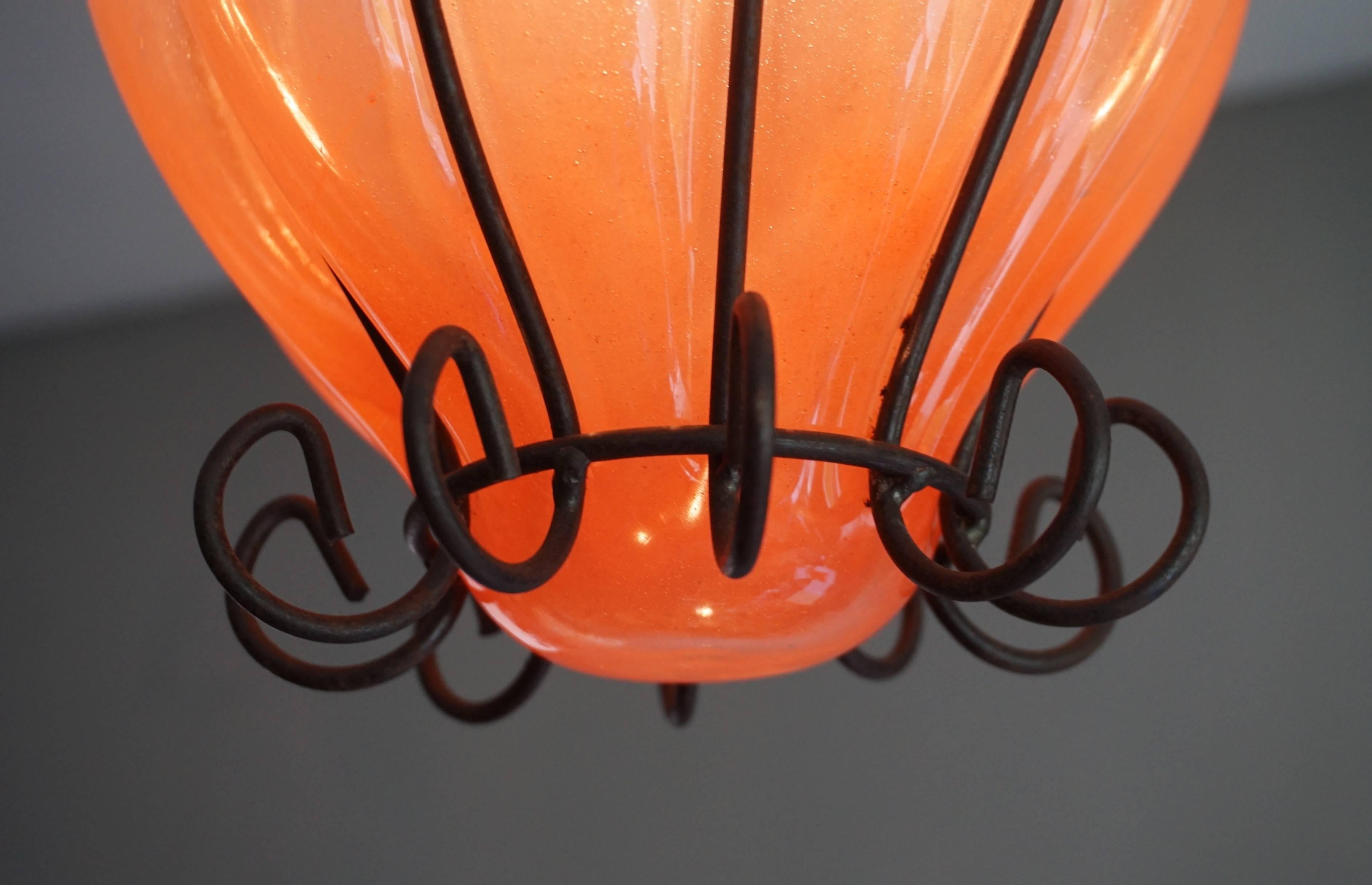 Lampe à suspension vintage en verre vénitien de Murano soufflé à la bouche, coloré et épais, vers 1950 en vente 4