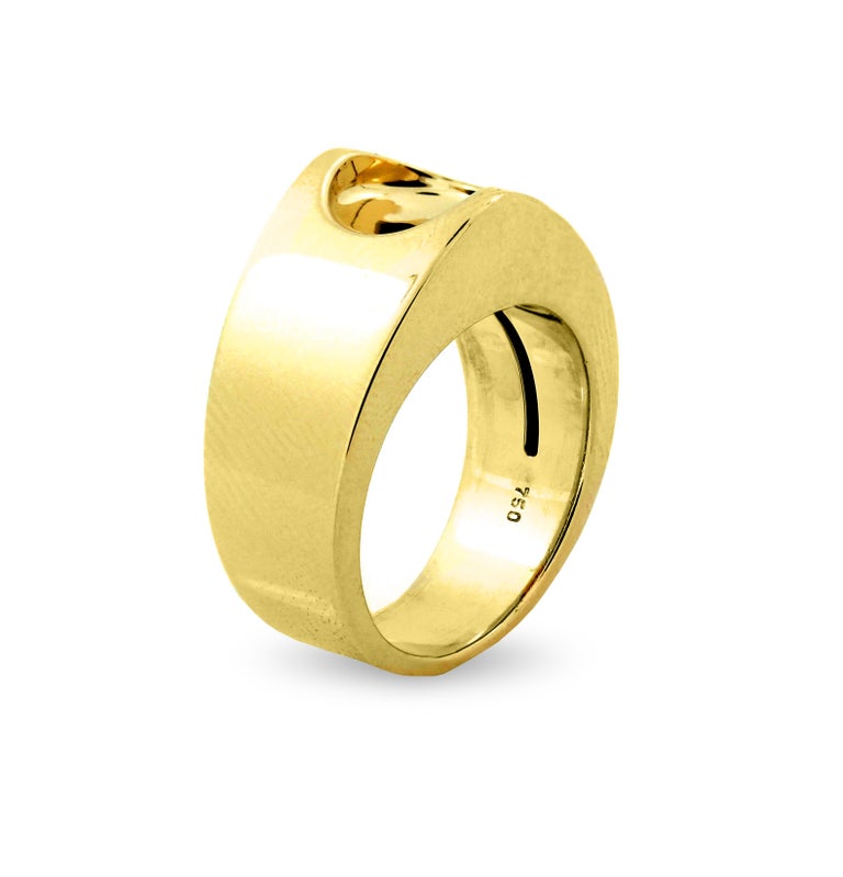 Movado 18 Karat Solid Yellow Gold with O Center Ring For Sale at 1stDibs
