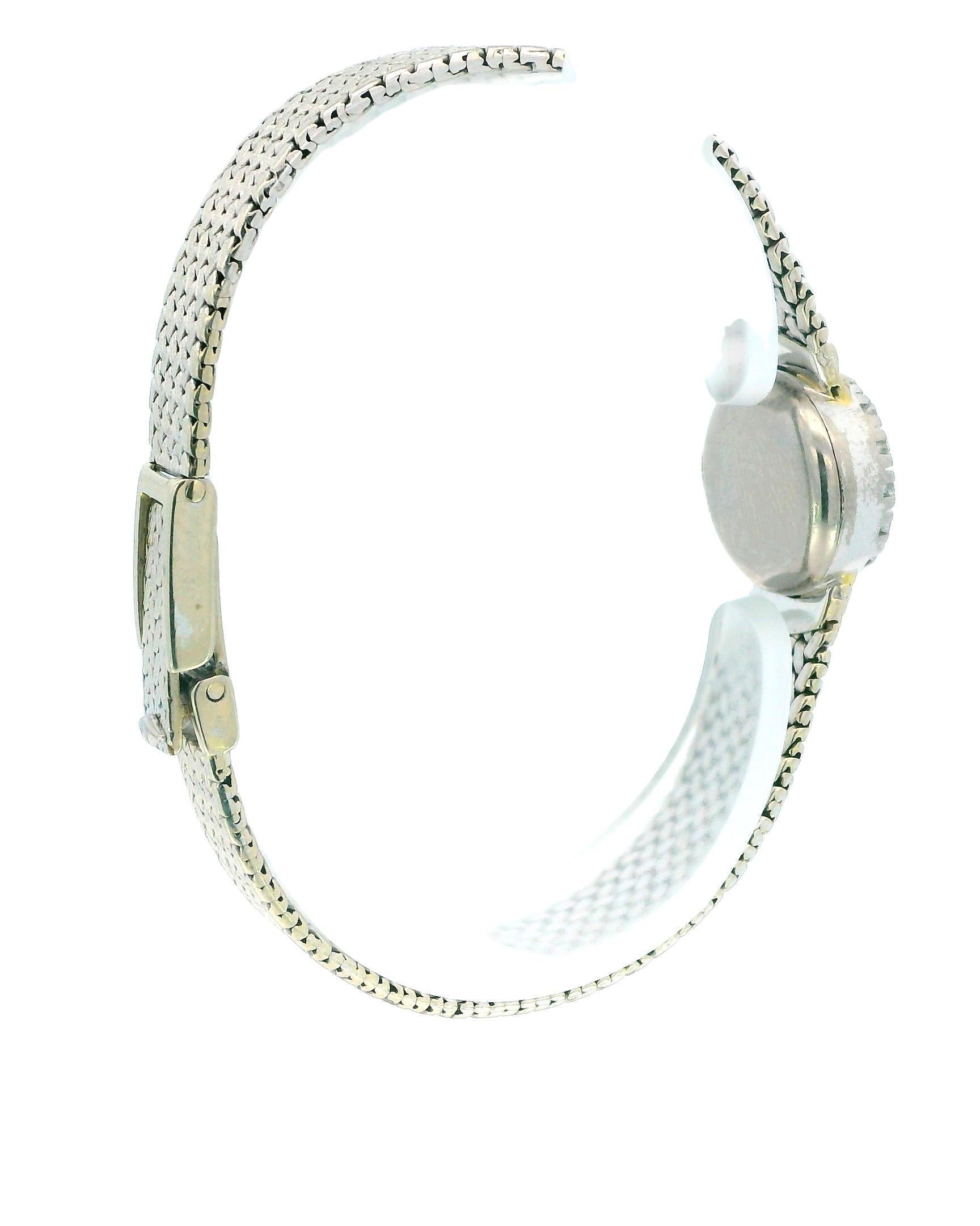 Movado 18K White Gold & Diamond Bezel Mesh Bracelet Ladies Watch In Good Condition For Sale In Great Neck Plaza, NY