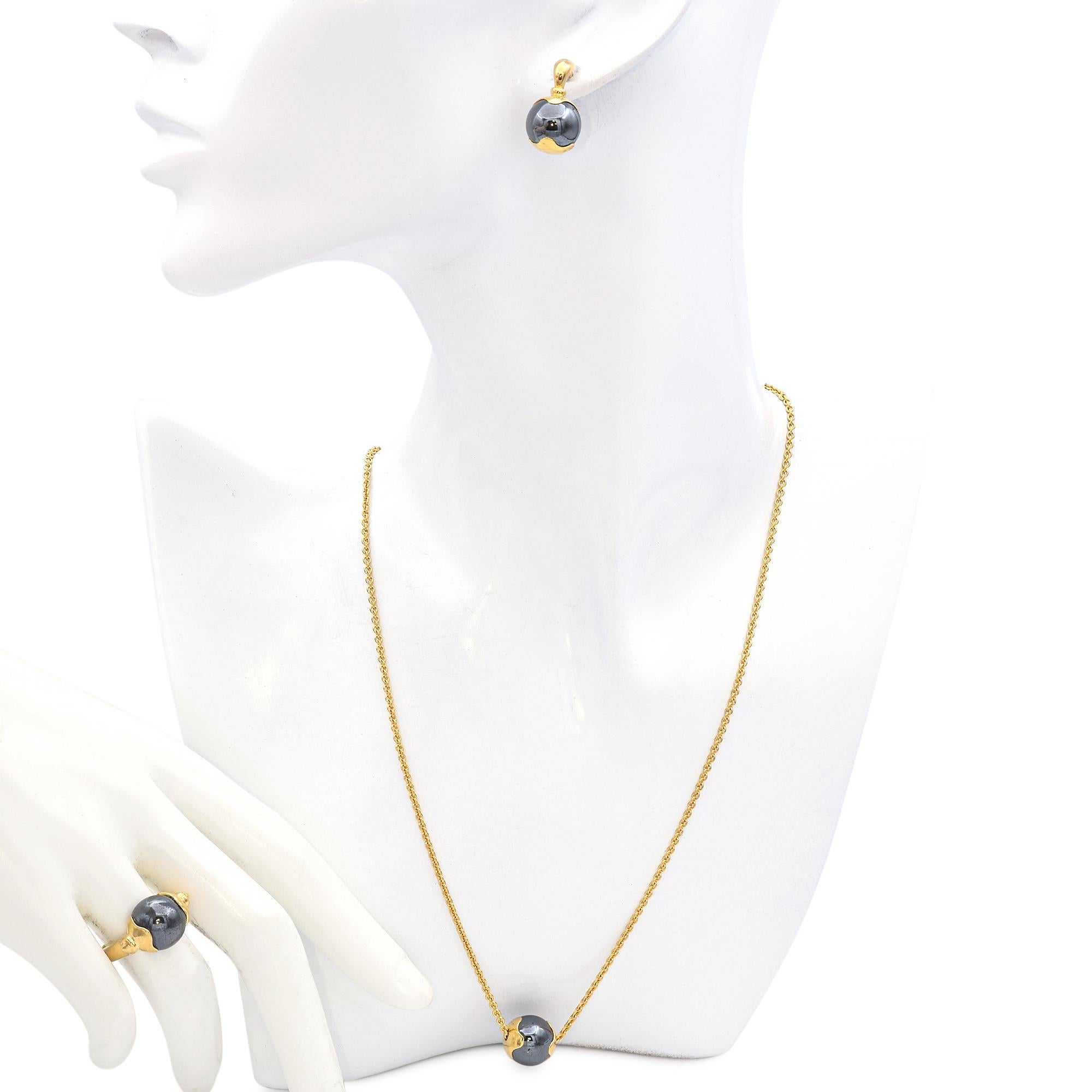 Perle Movado - Parure en or jaune 18 carats - Hématite en vente