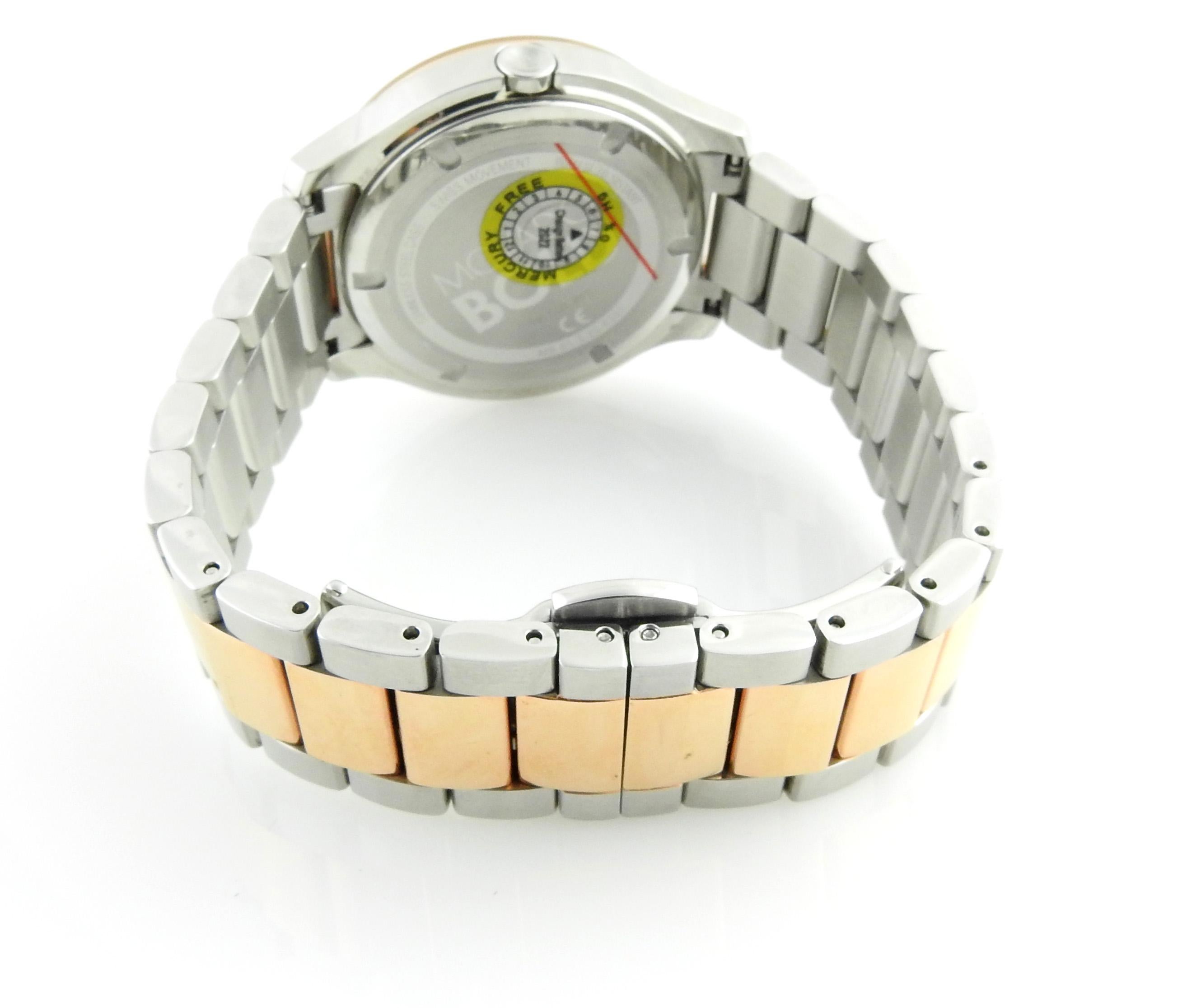 Movado Bold Edelstahl zweifarbige Damenuhr in Rosen- und Silbert�önen in Schachtel 1