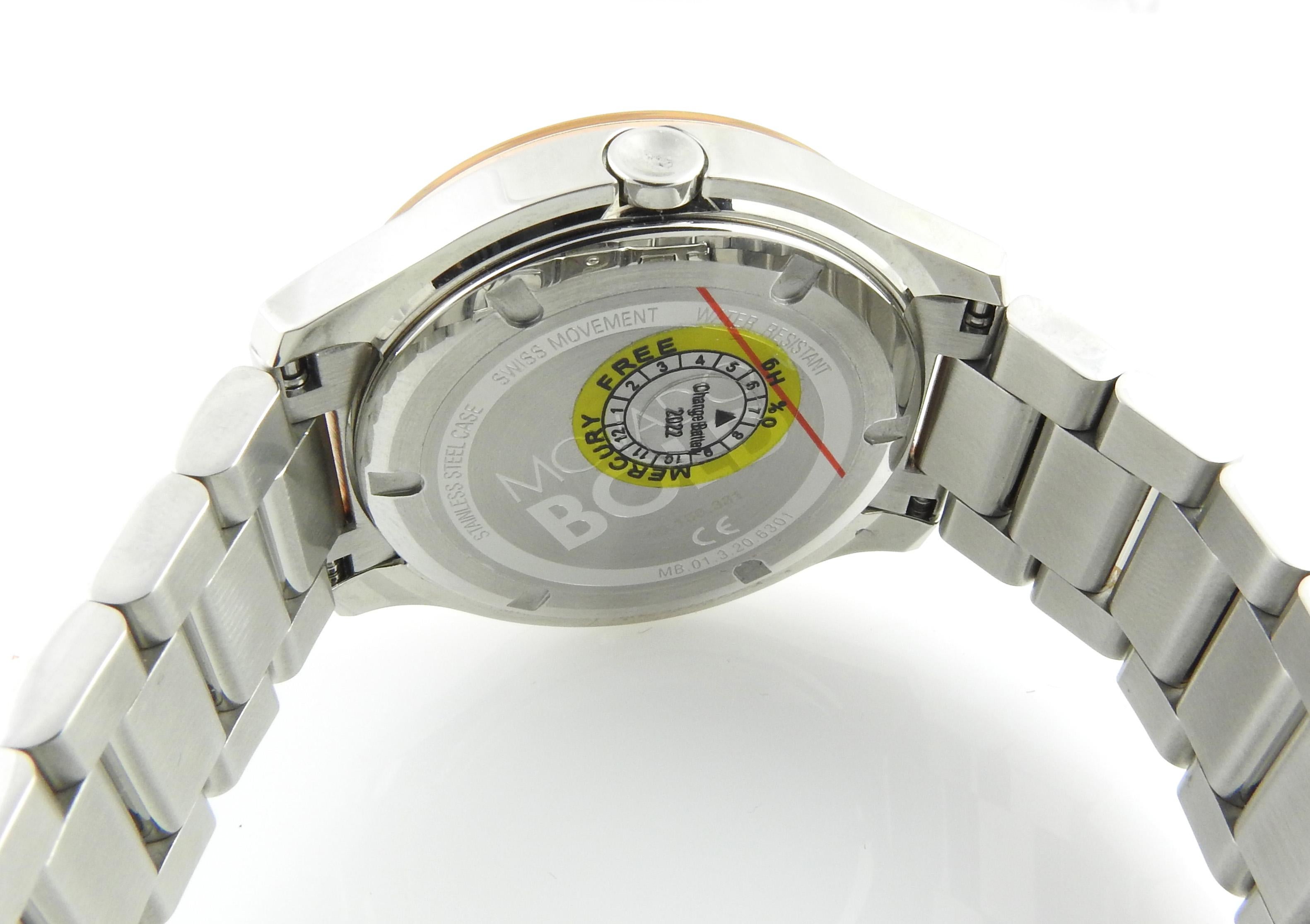 Movado Bold Edelstahl zweifarbige Damenuhr in Rosen- und Silbertönen in Schachtel 2